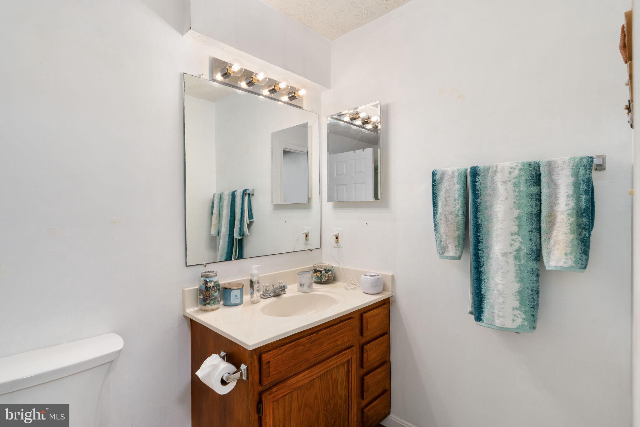 HAMPTON OAKS - Residential