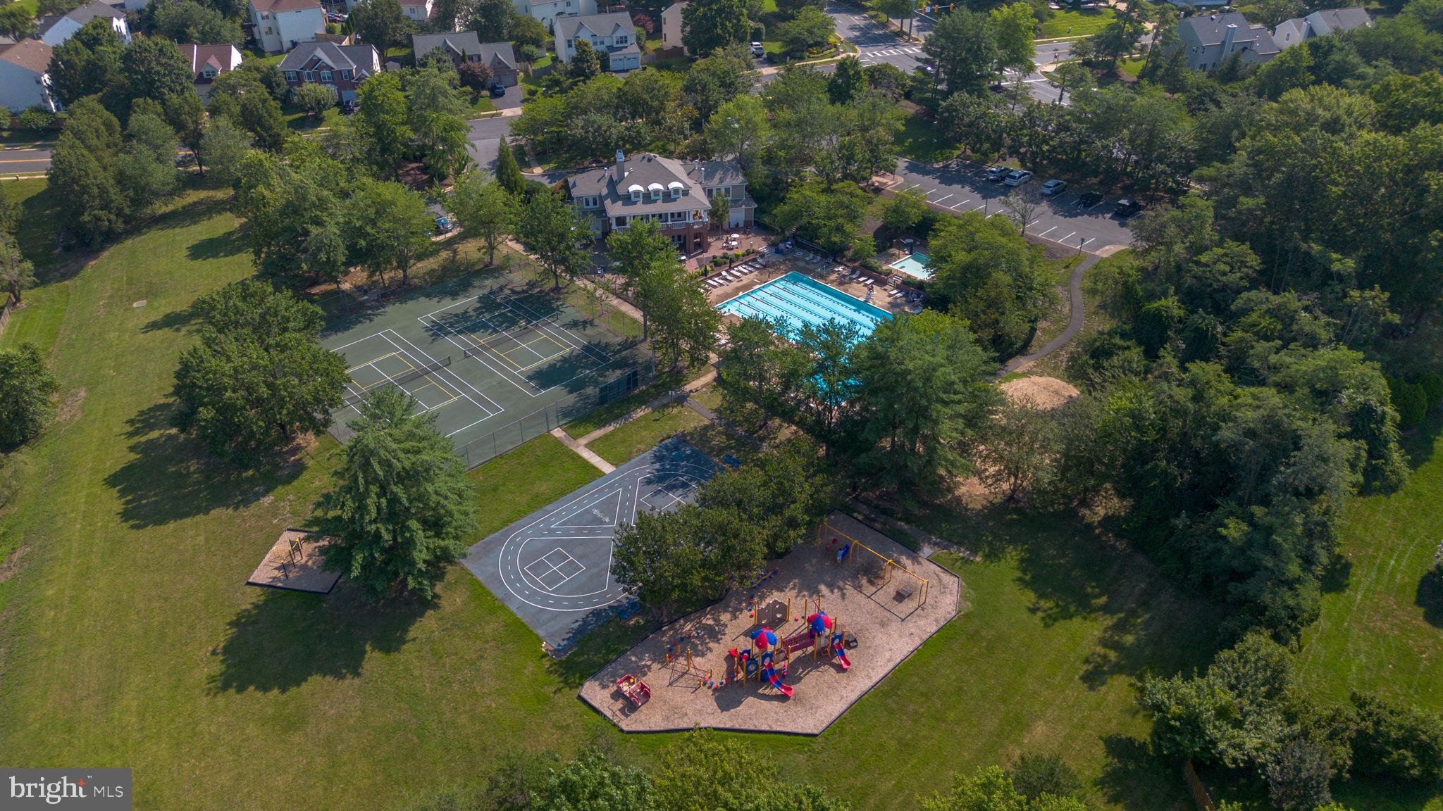 HAMPTON OAKS - Residential