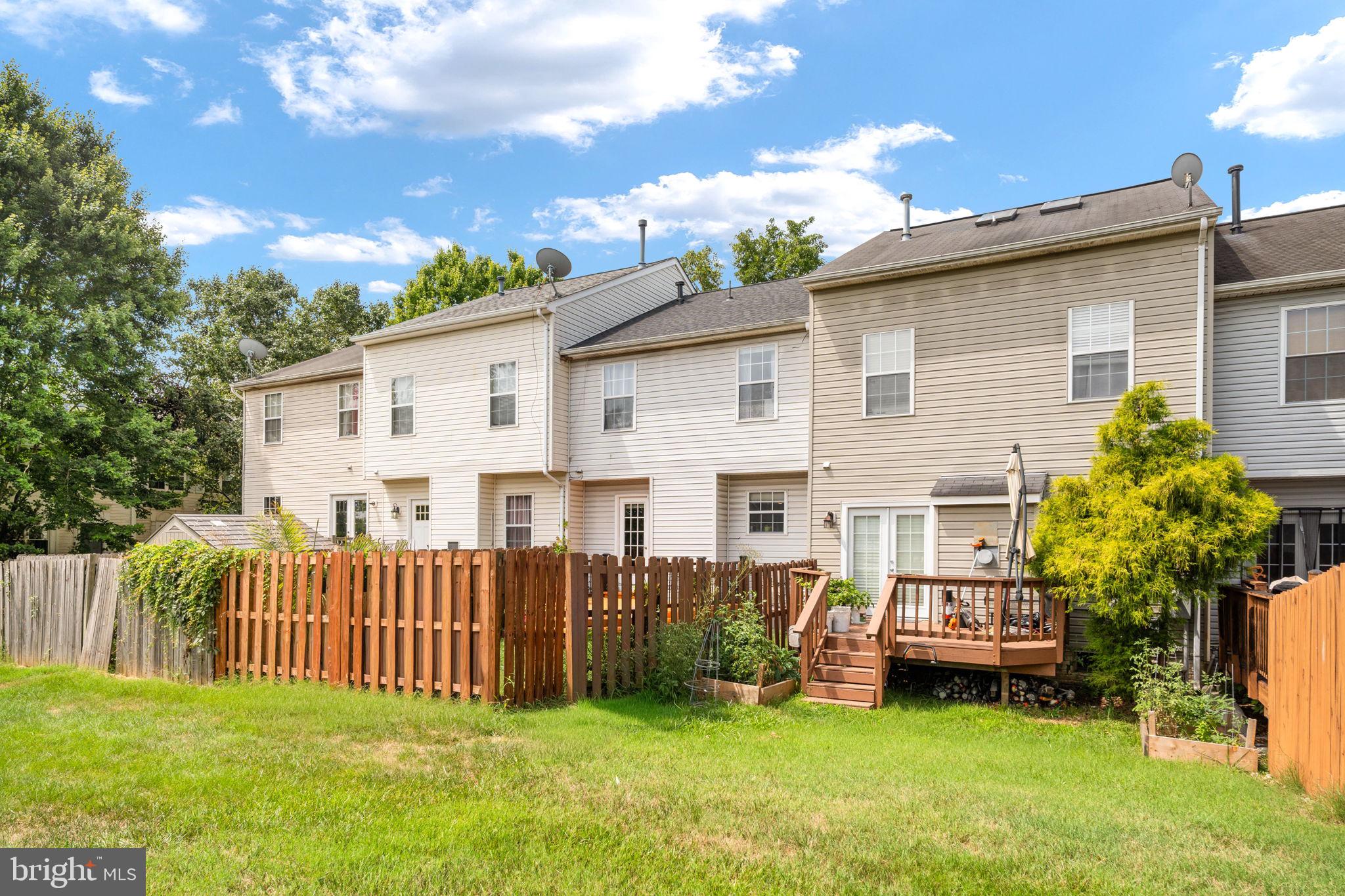 HAMPTON OAKS - Residential