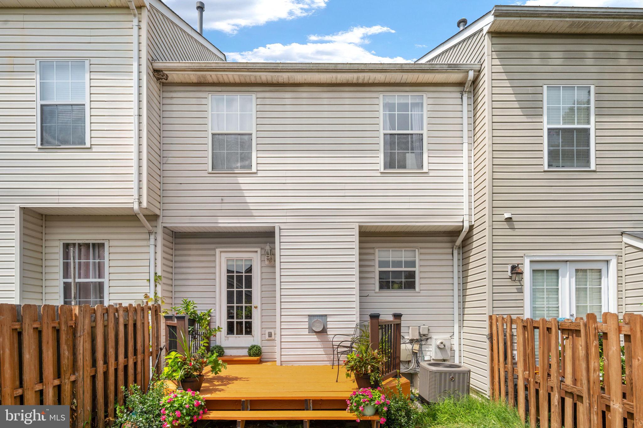 HAMPTON OAKS - Residential
