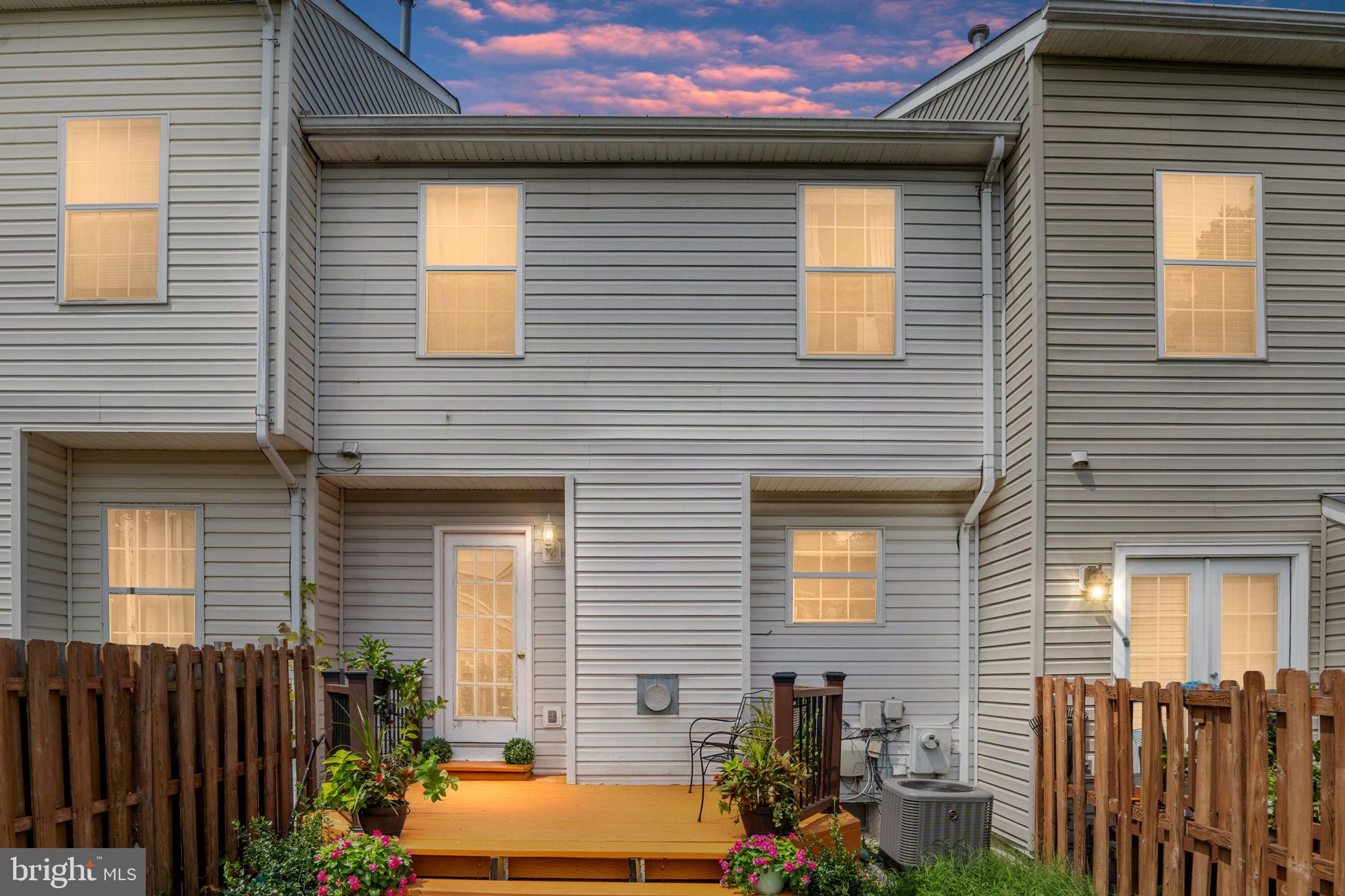 HAMPTON OAKS - Residential