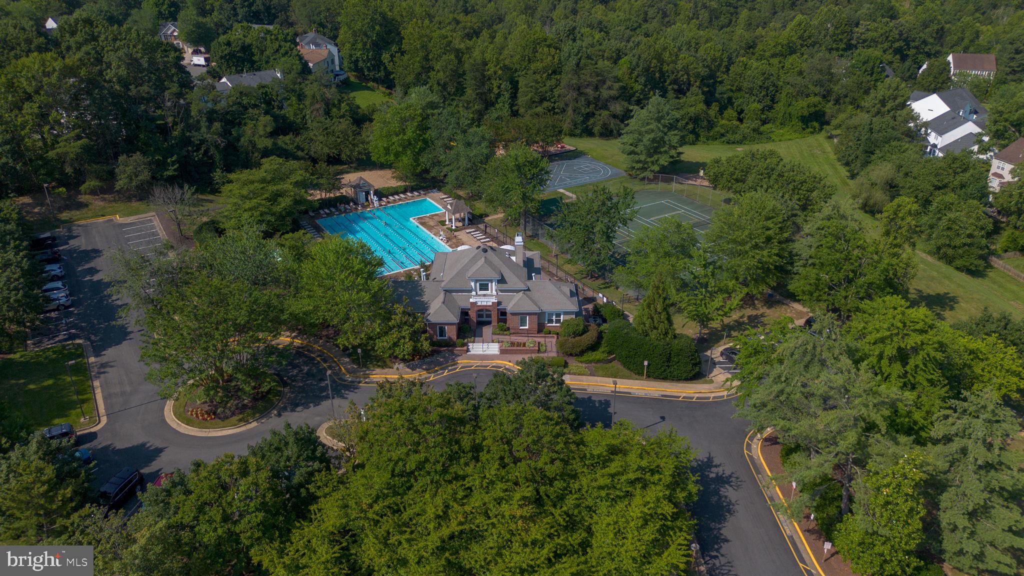 HAMPTON OAKS - Residential