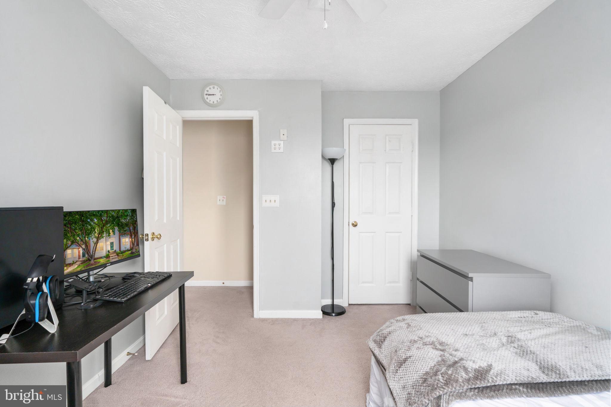 HAMPTON OAKS - Residential