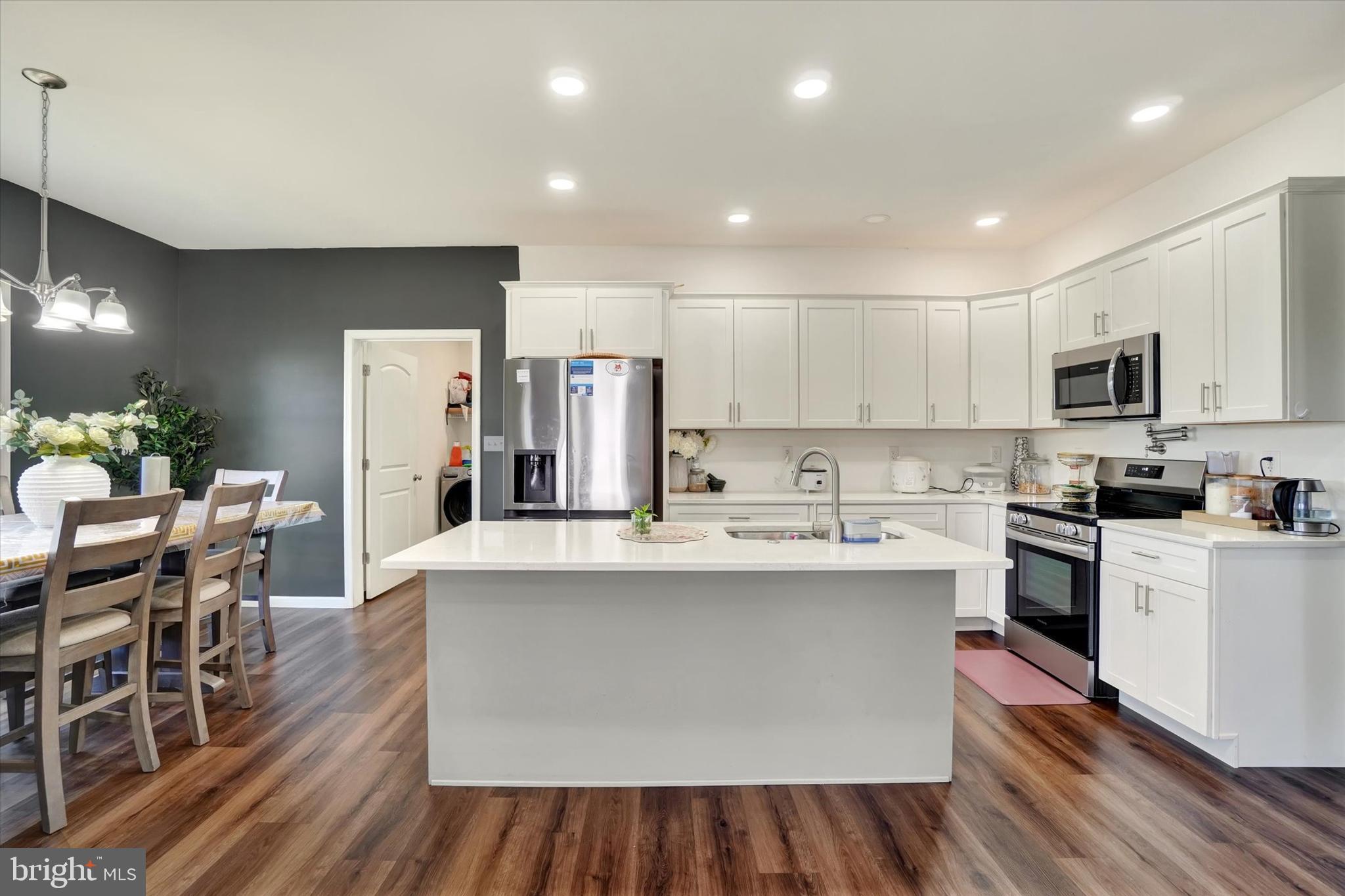 LEXINGTON ESTATES - Residential