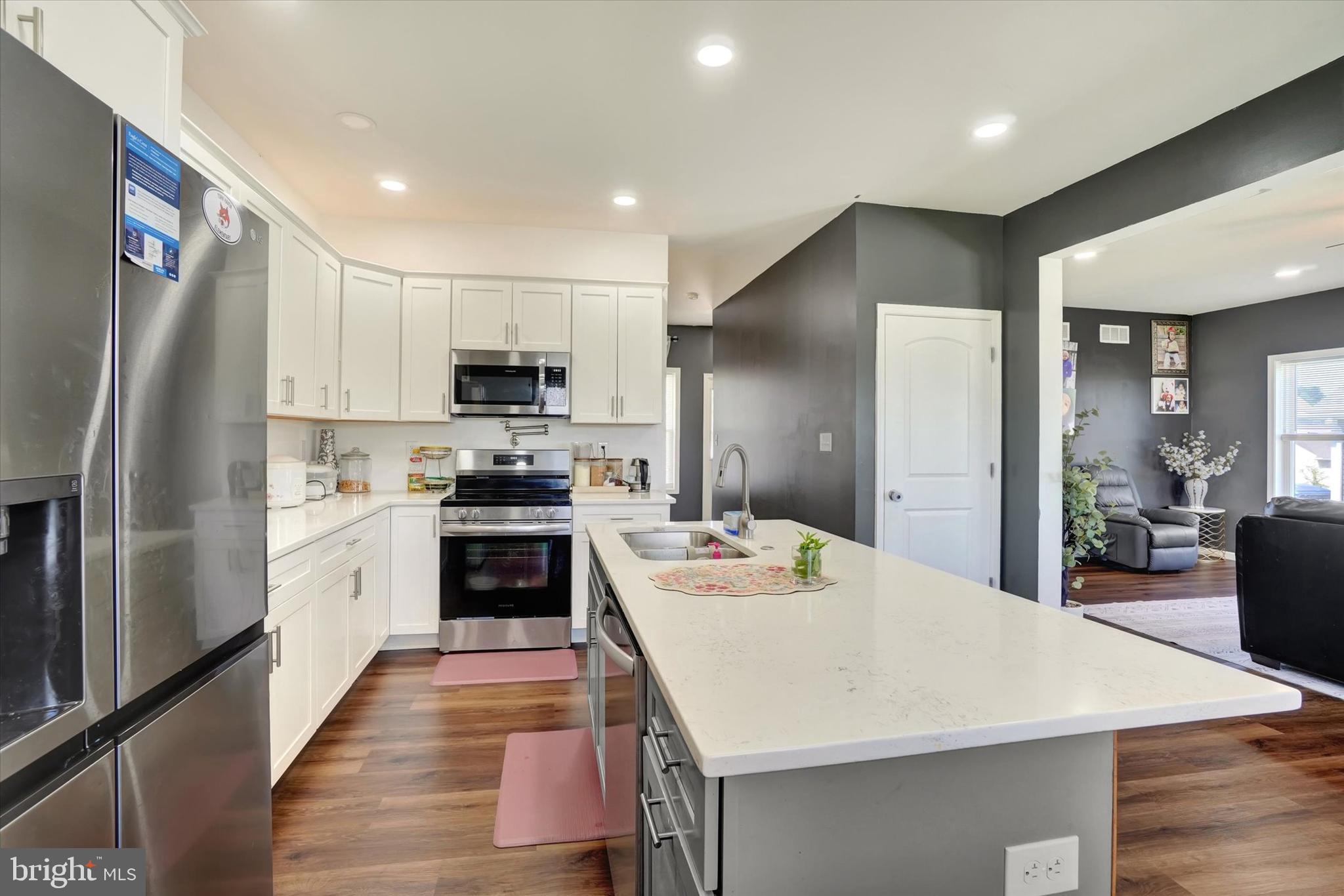 LEXINGTON ESTATES - Residential
