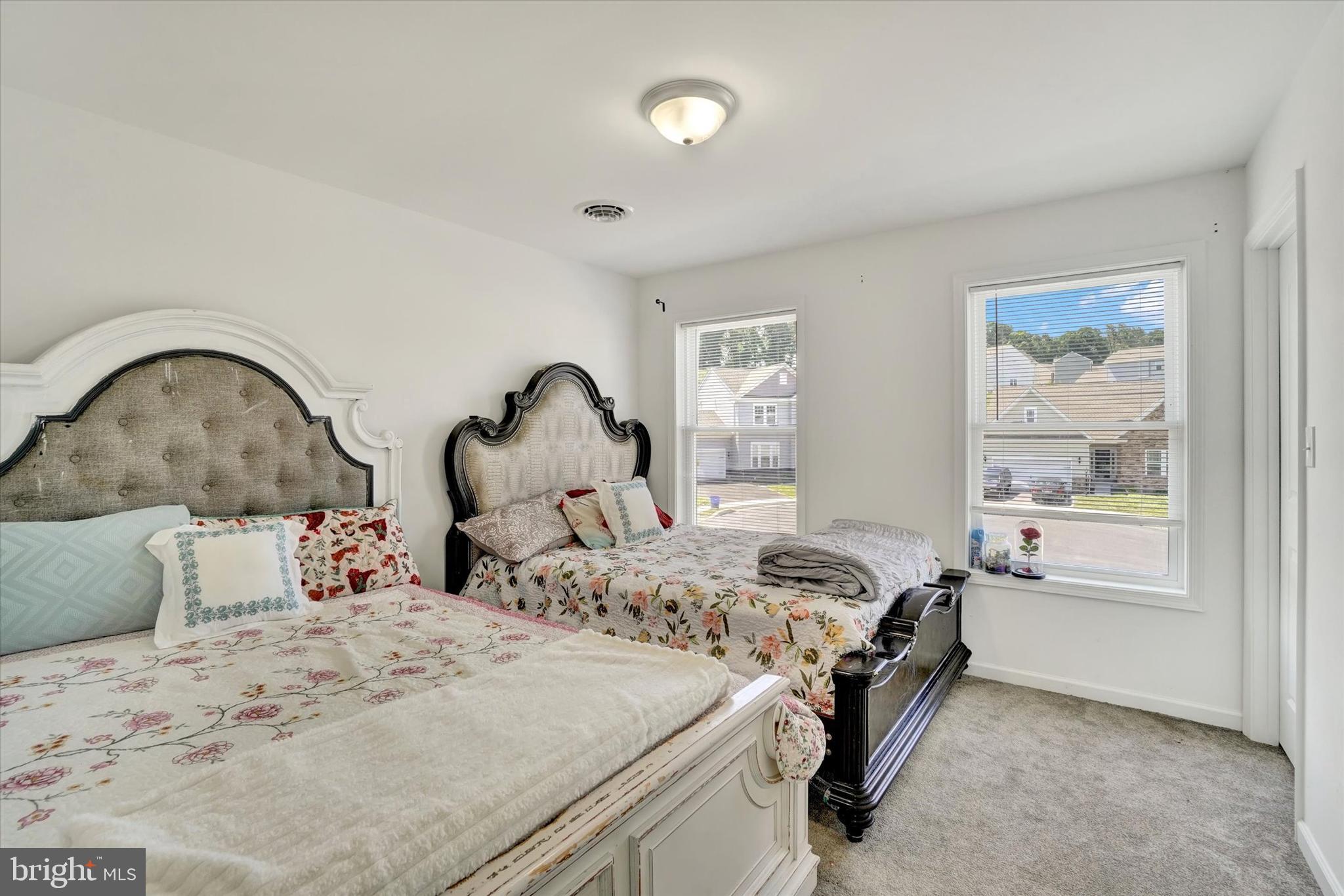 LEXINGTON ESTATES - Residential
