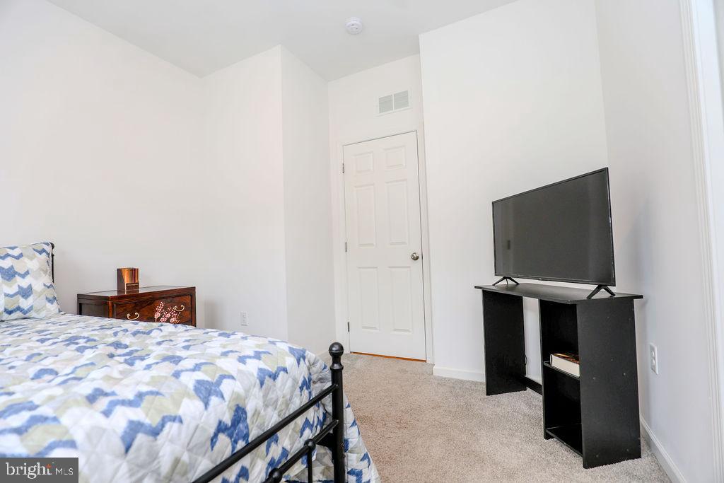 ROCKVILLE ESTATES - Residential