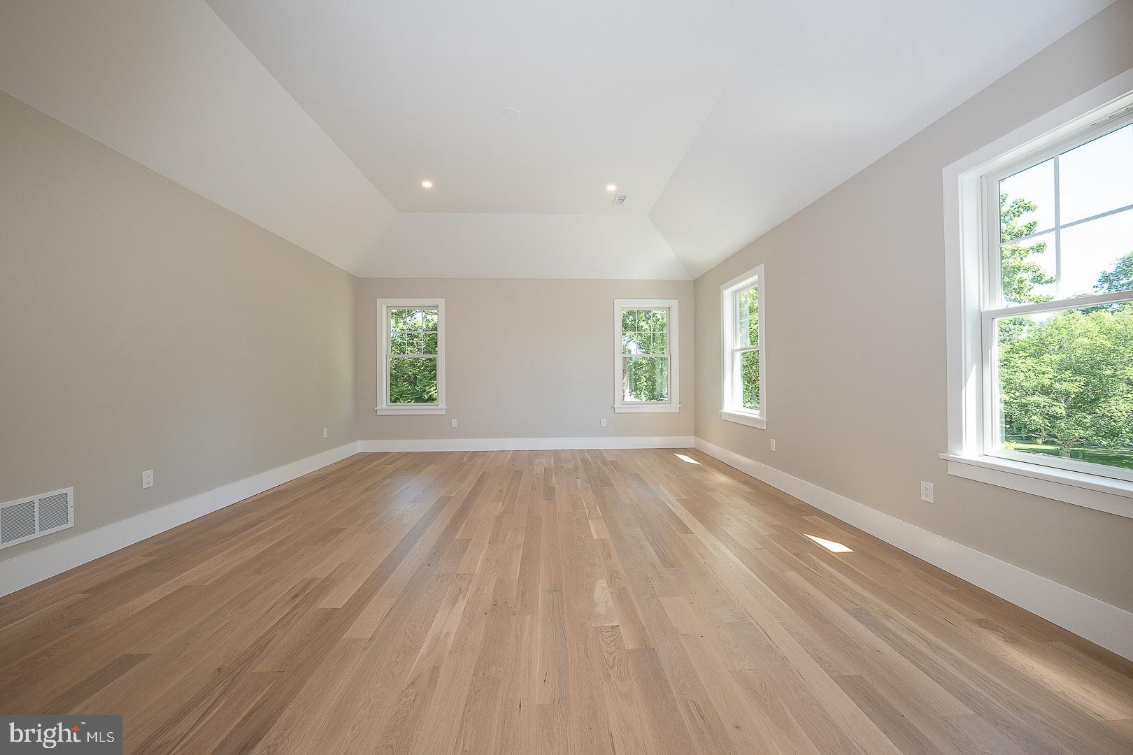 BUTTONWOOD FARMS - Residential
