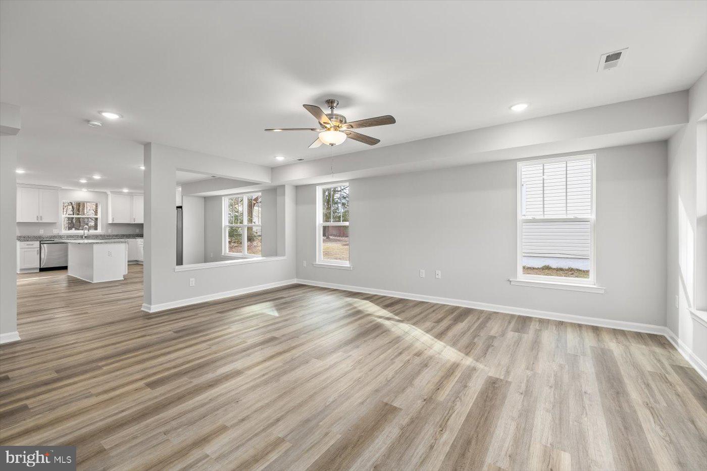 WESTMORELAND SHORES - Residential Lease