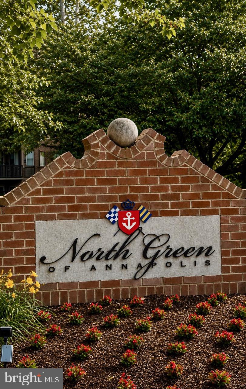 NORTH GREEN CONDOMINIUMS - Residential