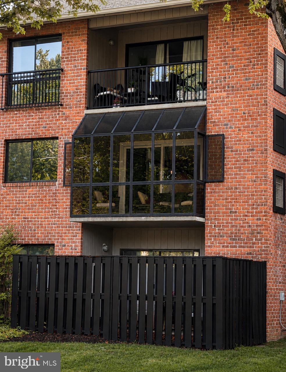 NORTH GREEN CONDOMINIUMS - Residential