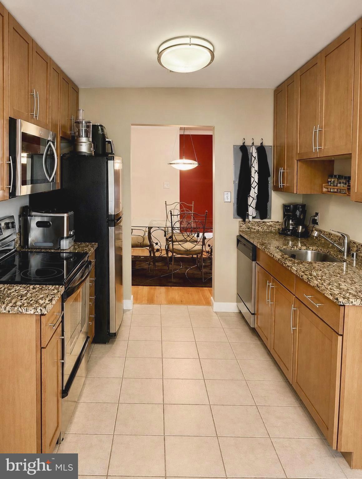NORTH GREEN CONDOMINIUMS - Residential