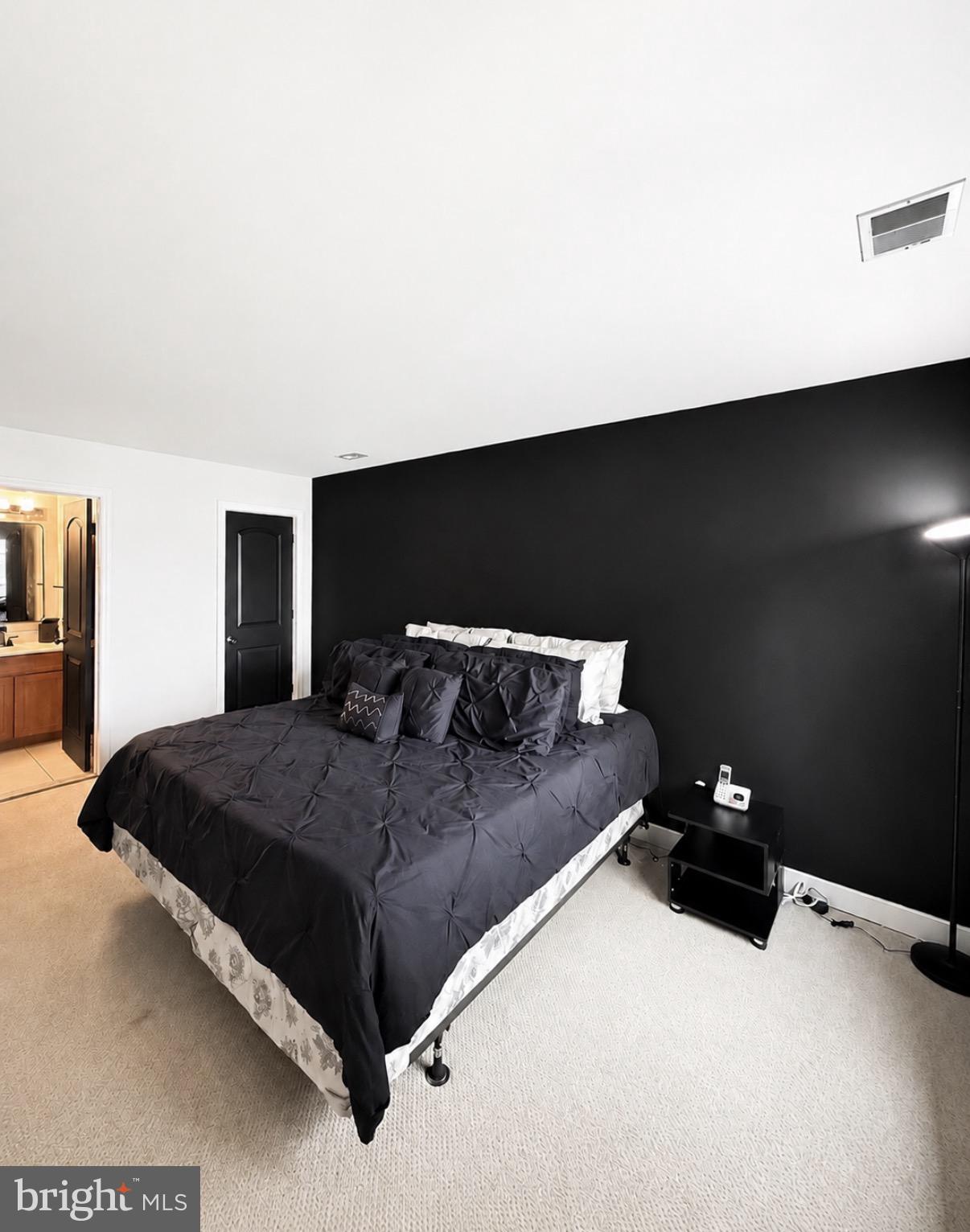 NORTH GREEN CONDOMINIUMS - Residential