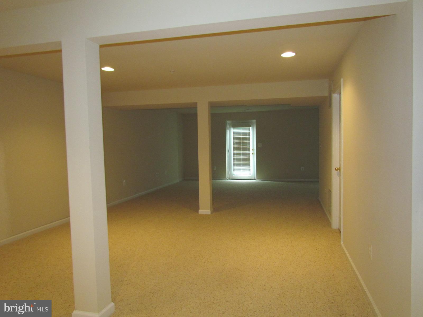 WESTBURY PUB - Residential Lease