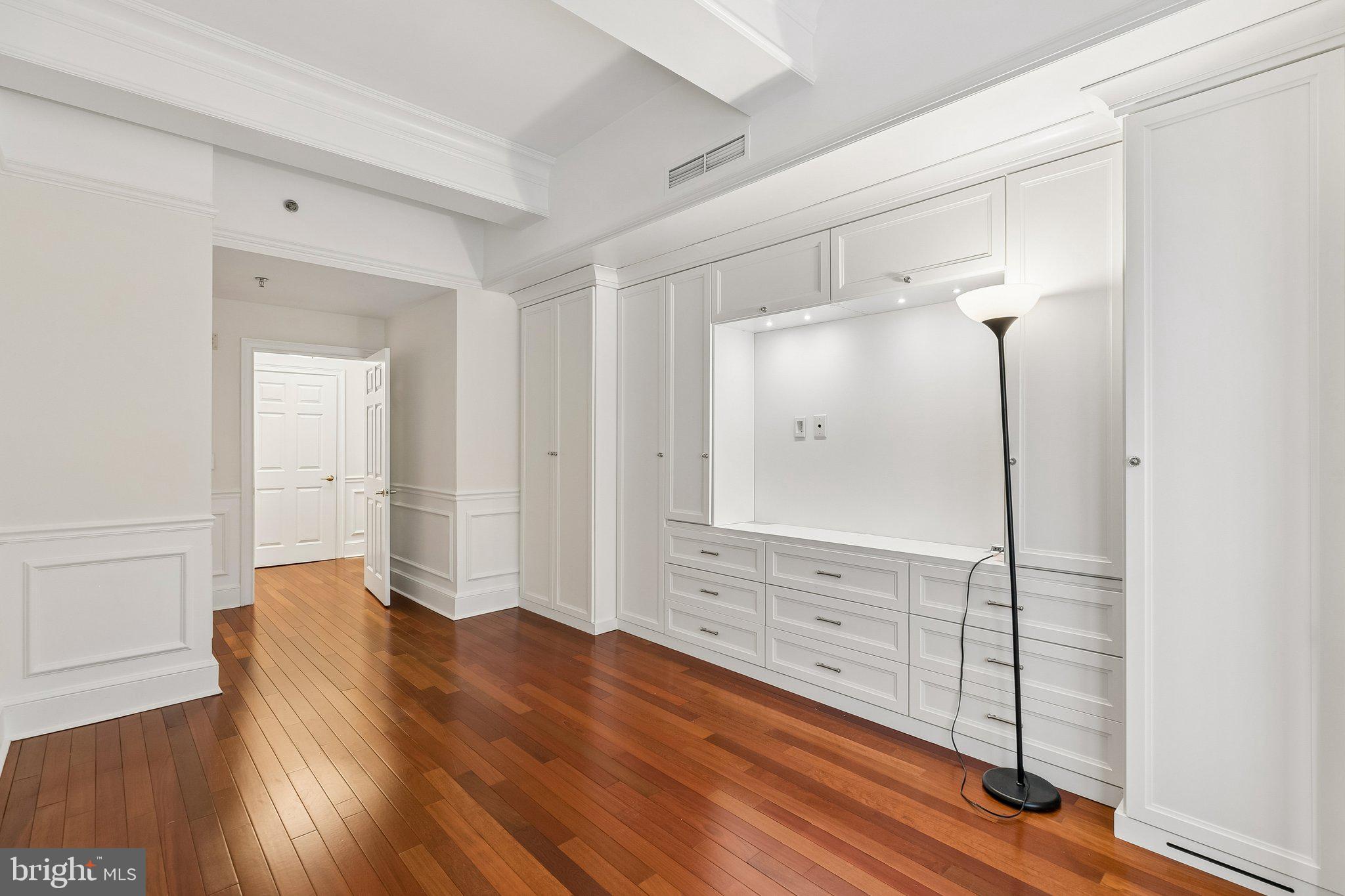 AVENUE OF THE ARTS - Residential