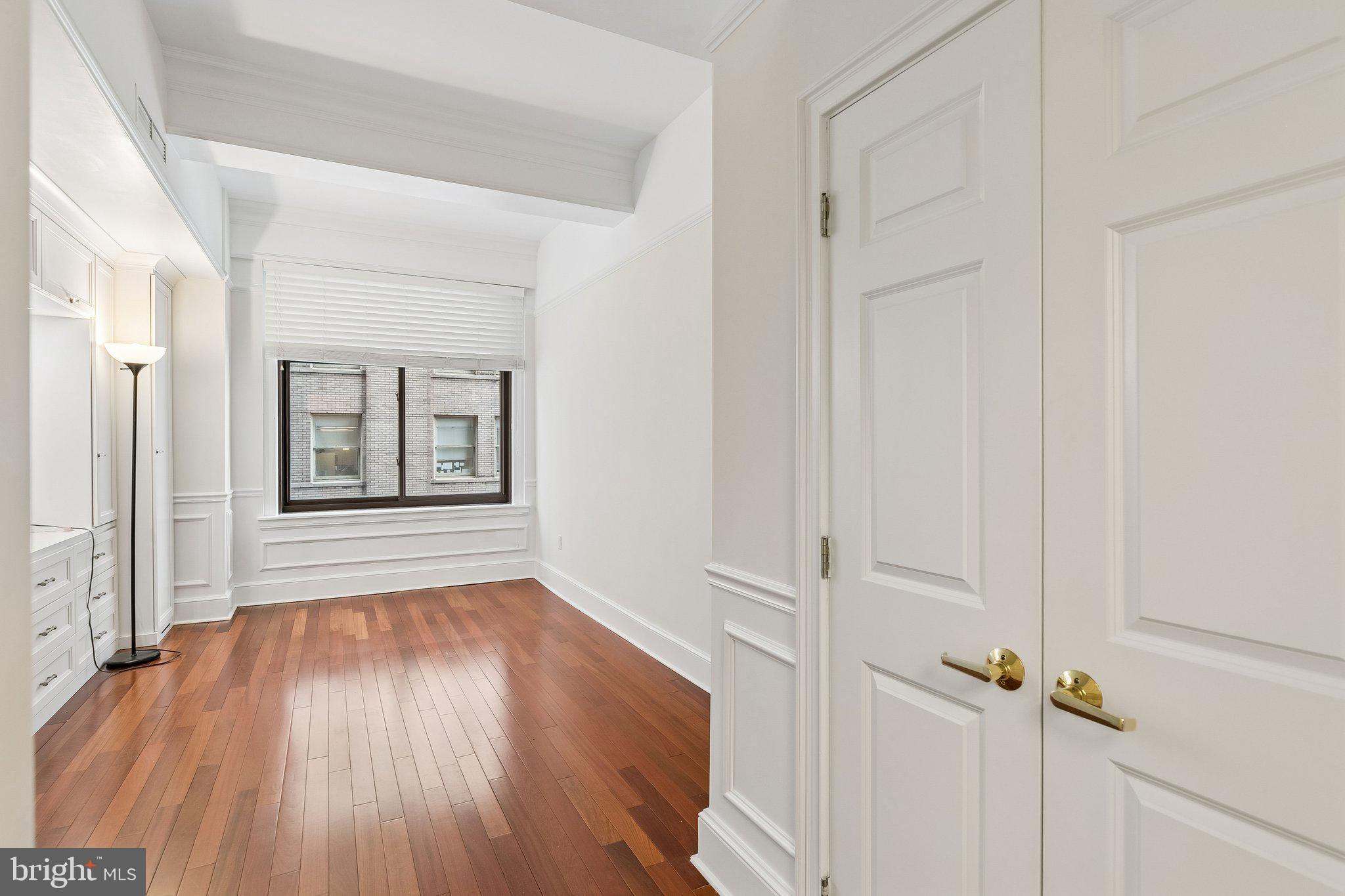 AVENUE OF THE ARTS - Residential