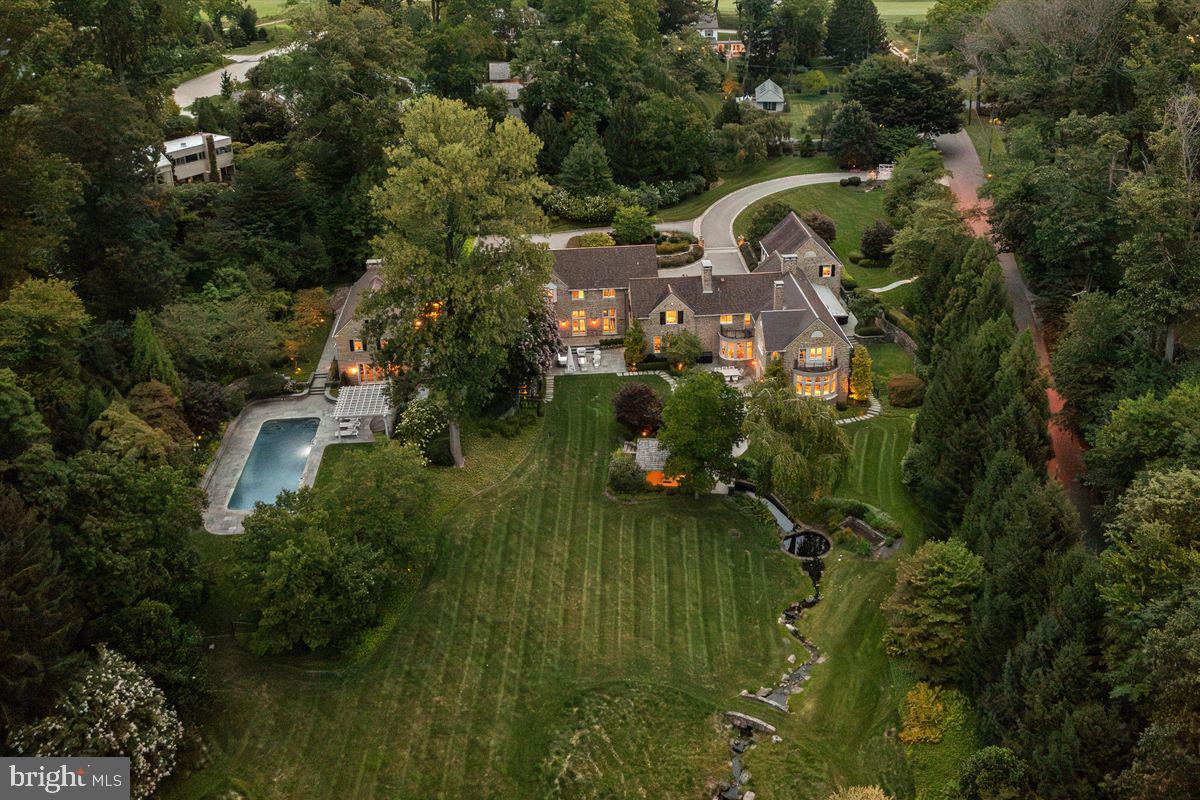CHESTNUT HILL - Residential