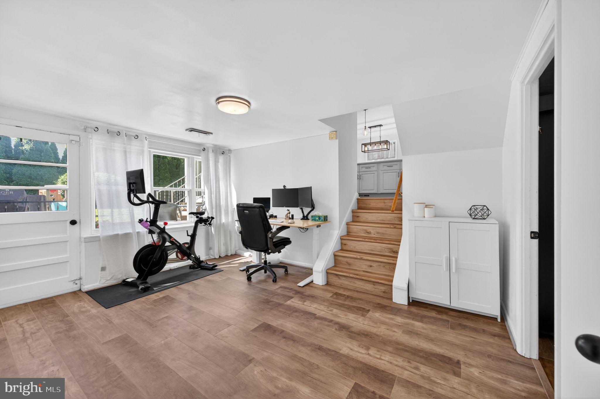 YORK MANOR - Residential