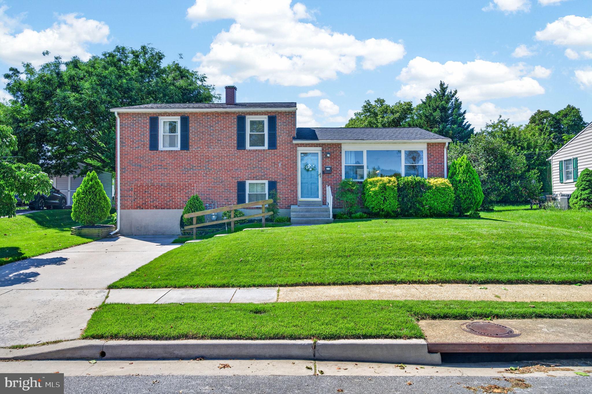 YORK MANOR - Residential