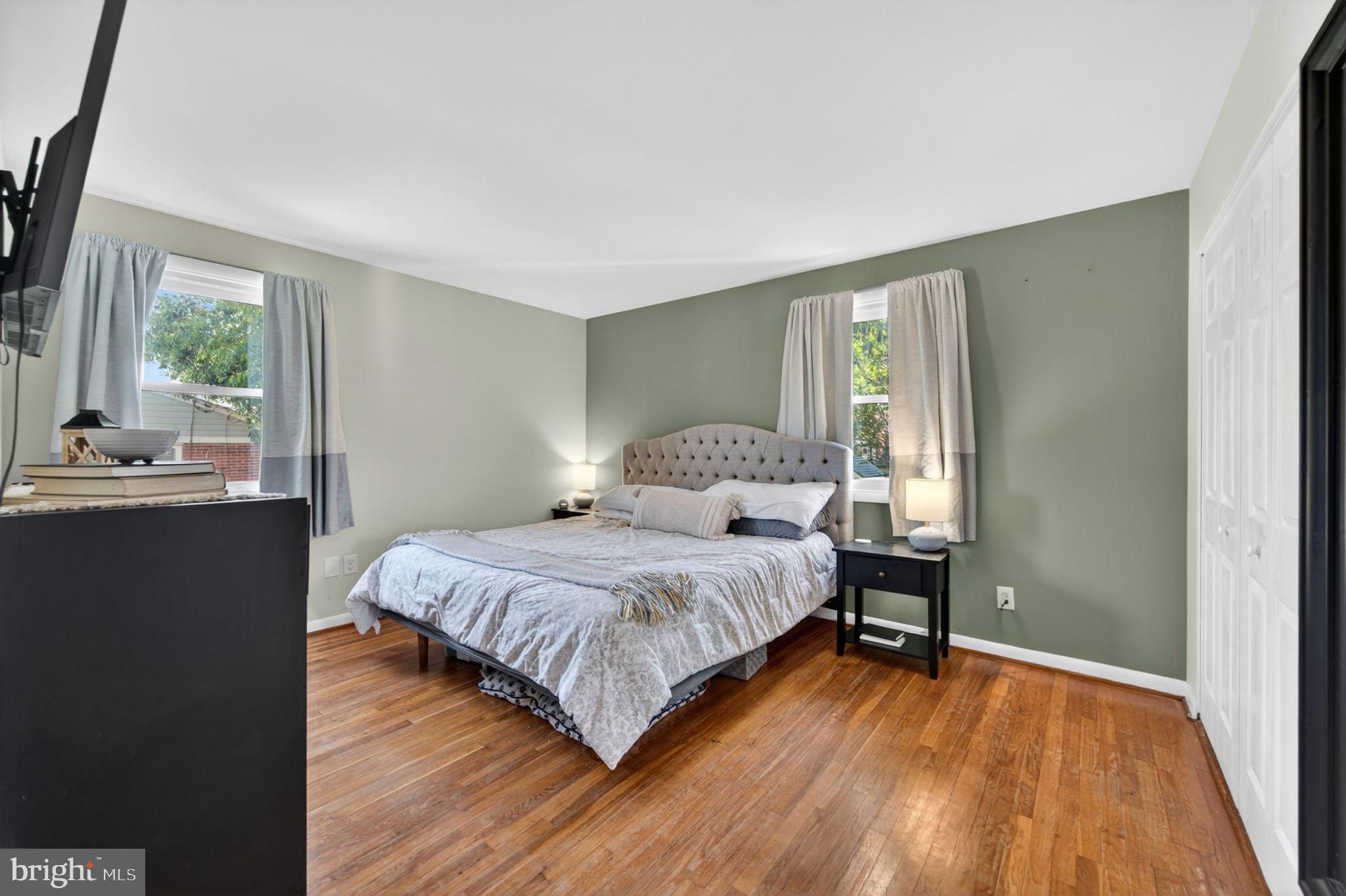 YORK MANOR - Residential