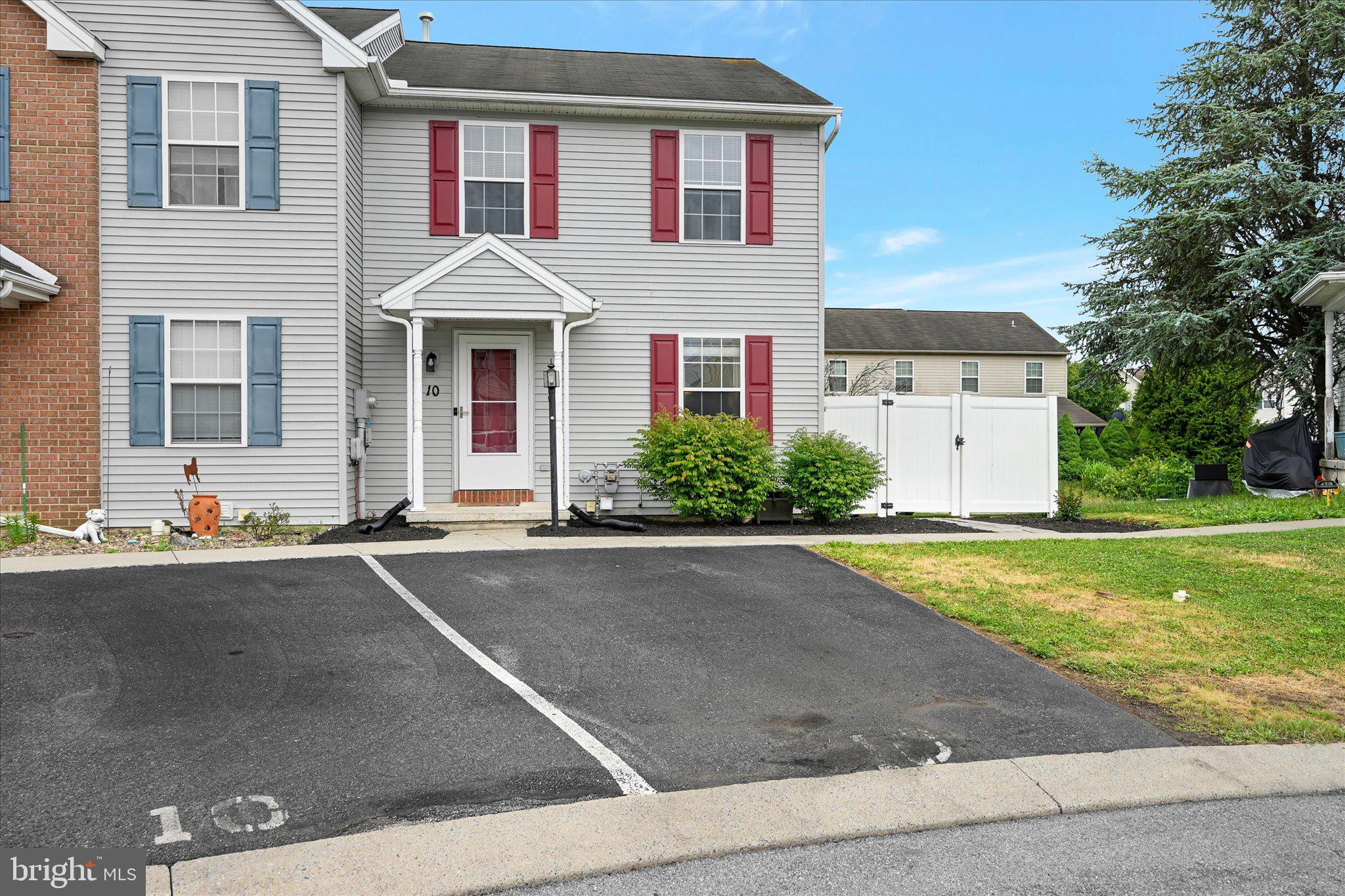 GRAYSTONE TOWNHOMES - Residential