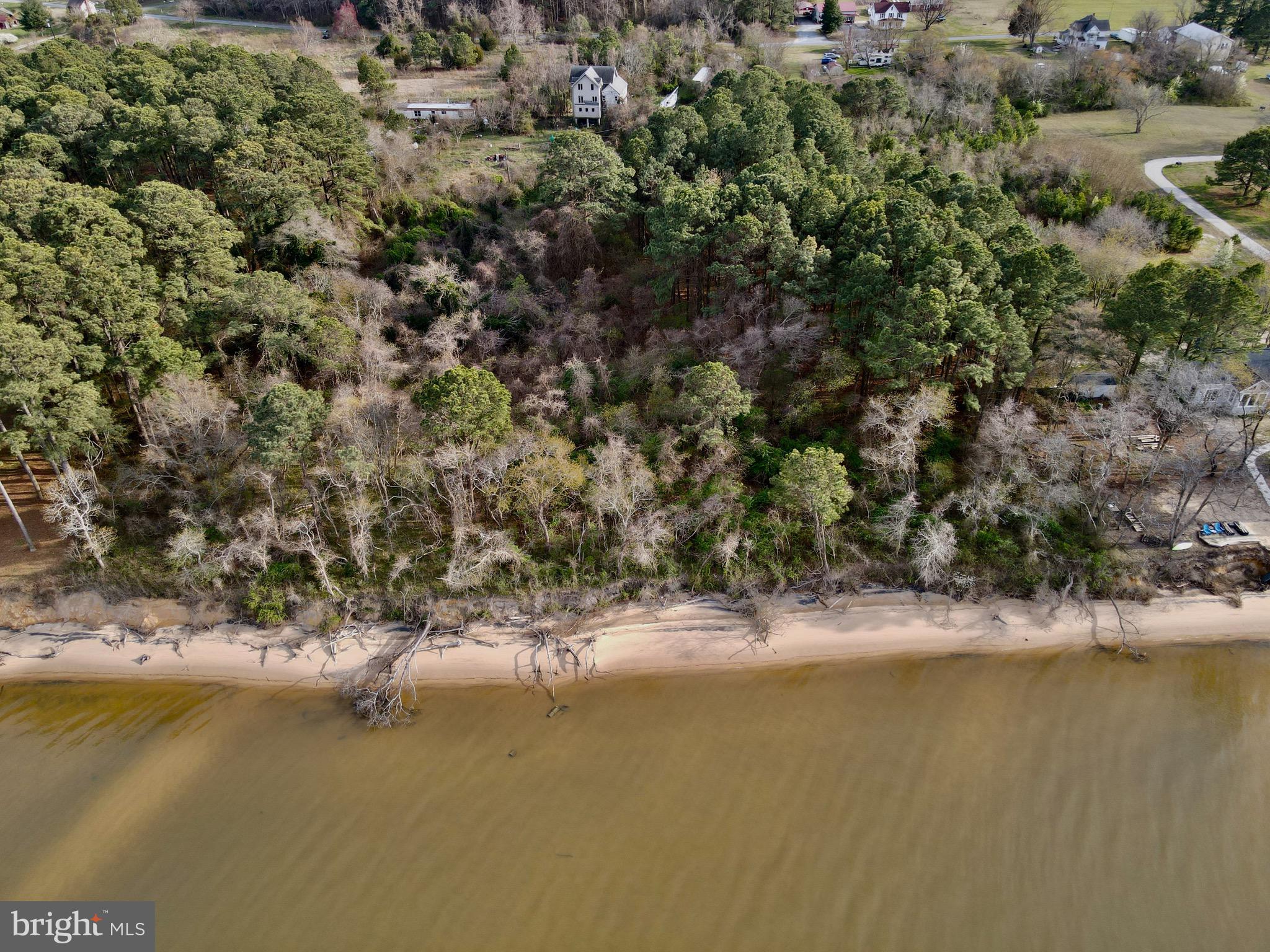 ELLIOTTS ISLAND - Land