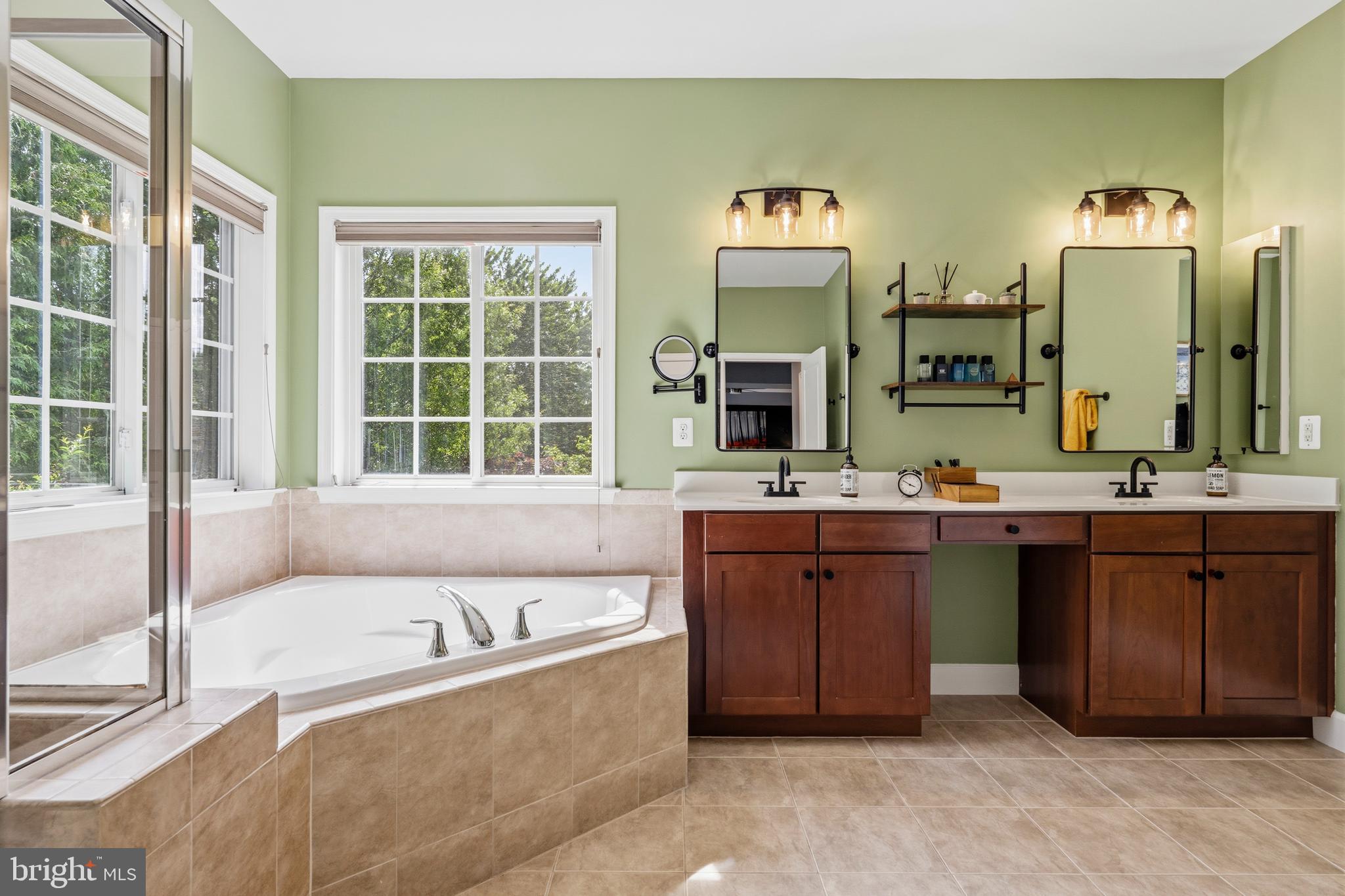 MADISON RIDGE - Residential