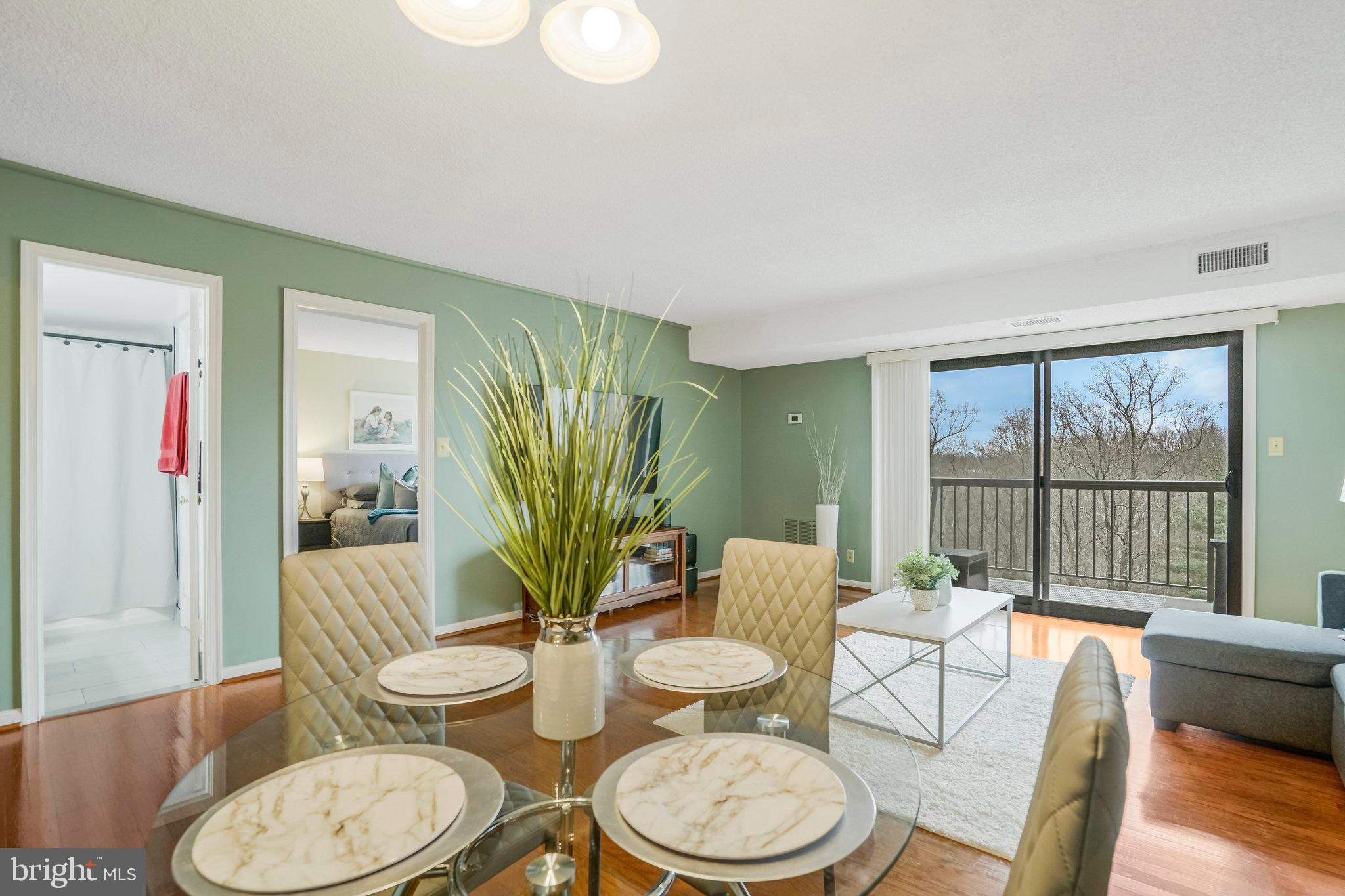 LAKESIDE PLAZA - Residential