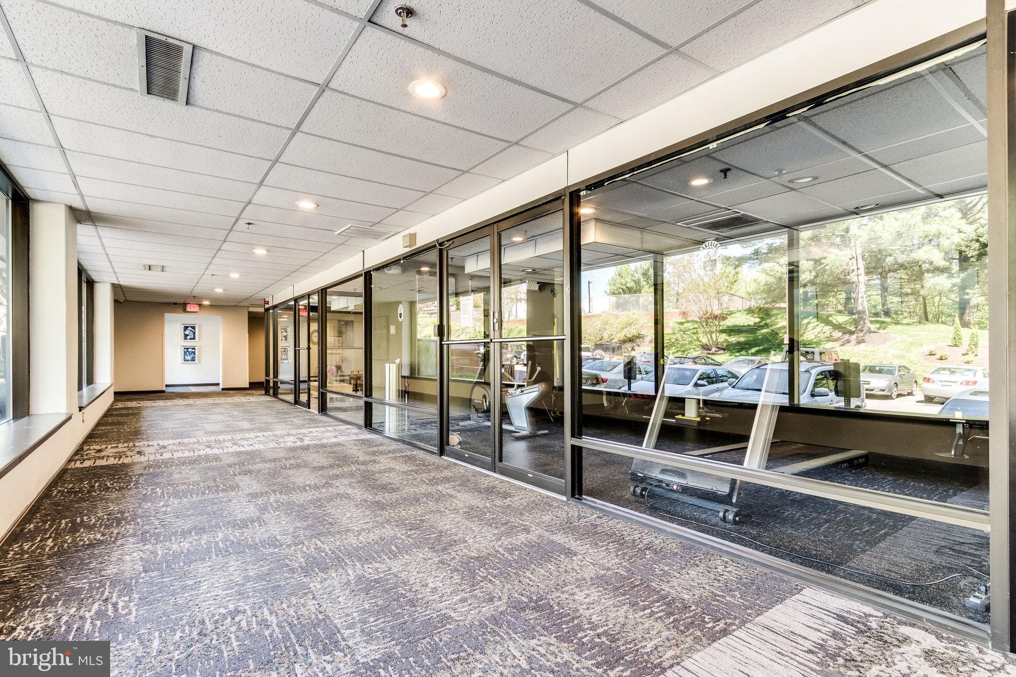 LAKESIDE PLAZA - Residential