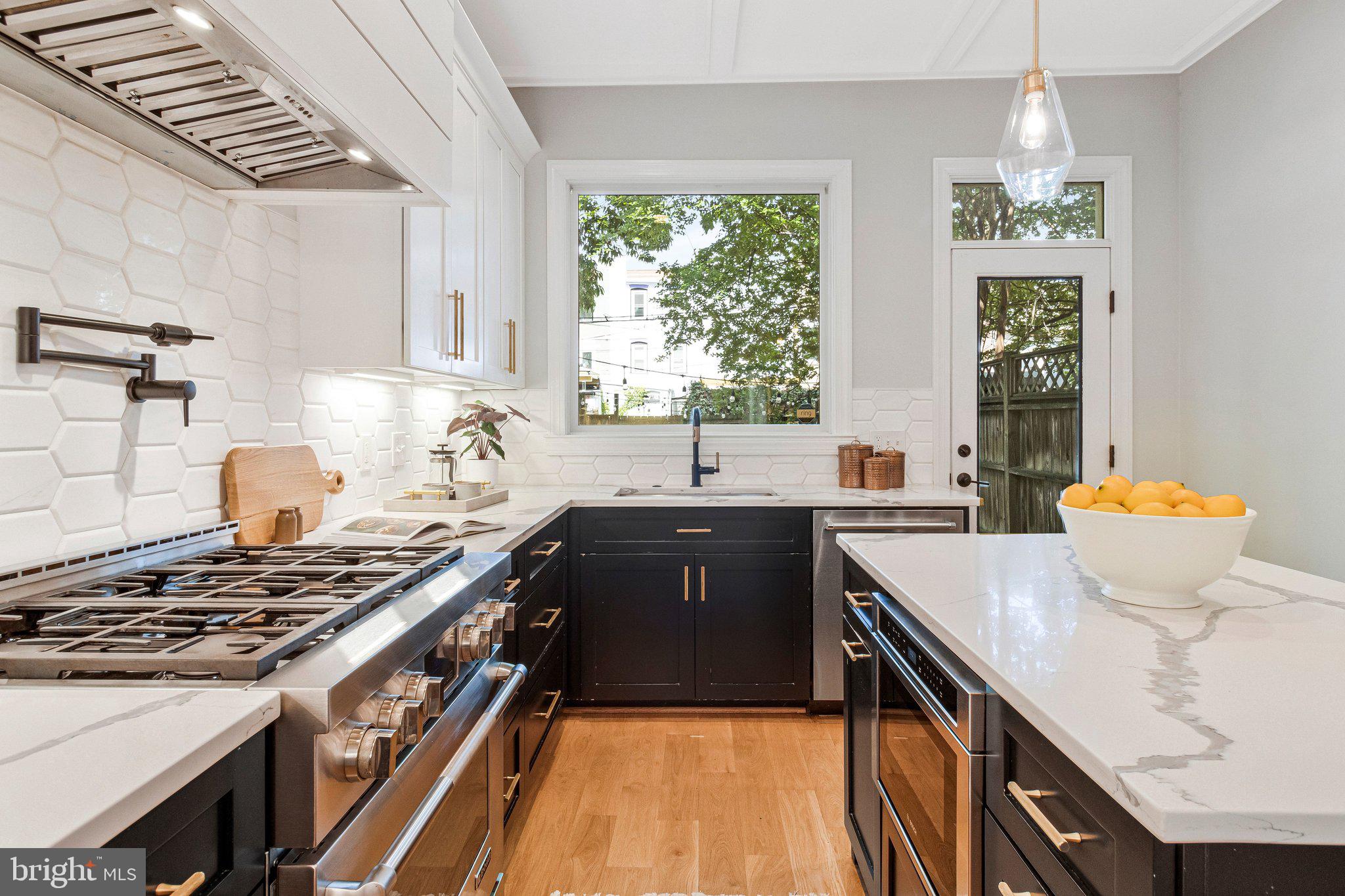 CAPITOL HILL - Residential