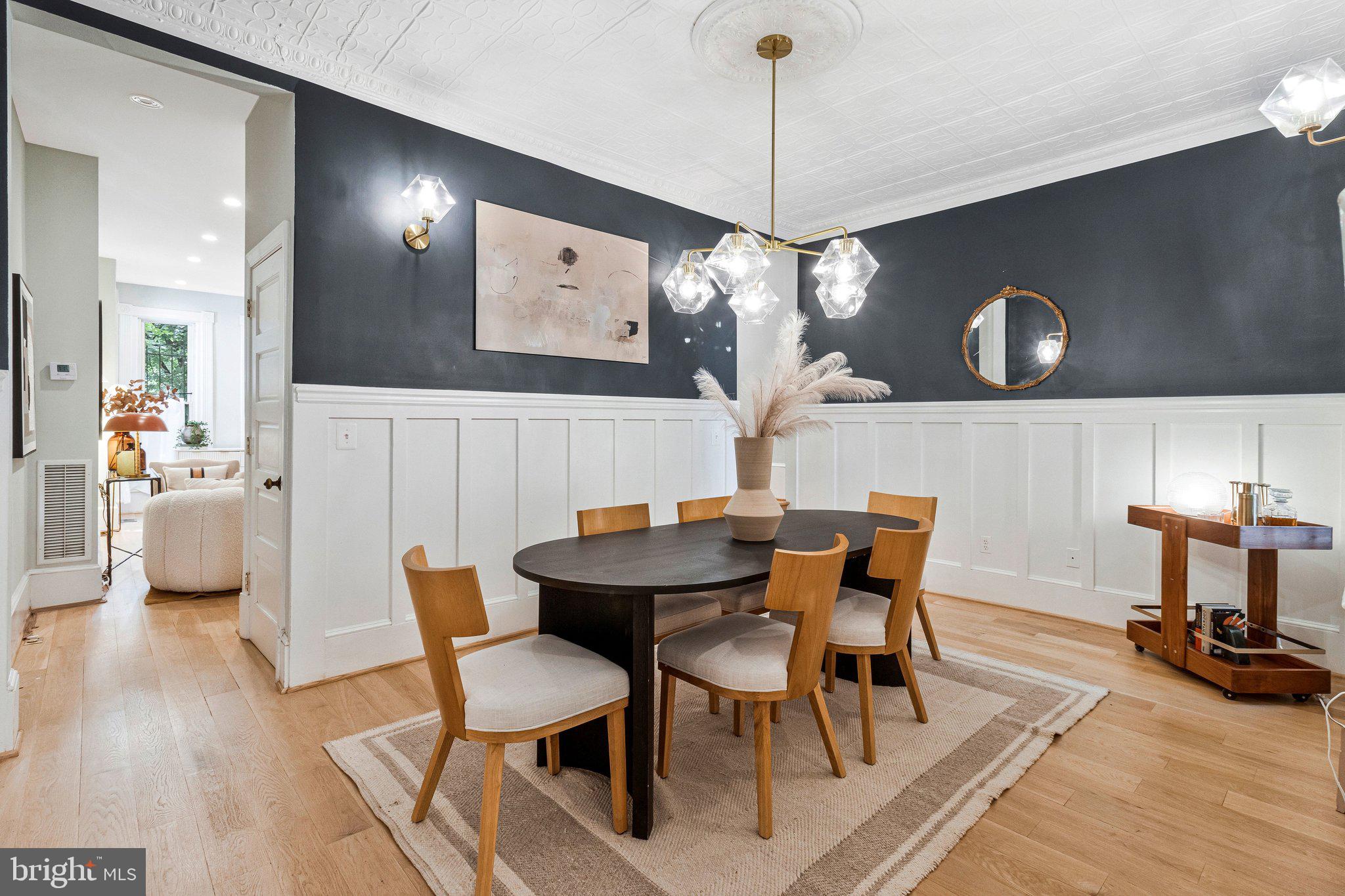 CAPITOL HILL - Residential