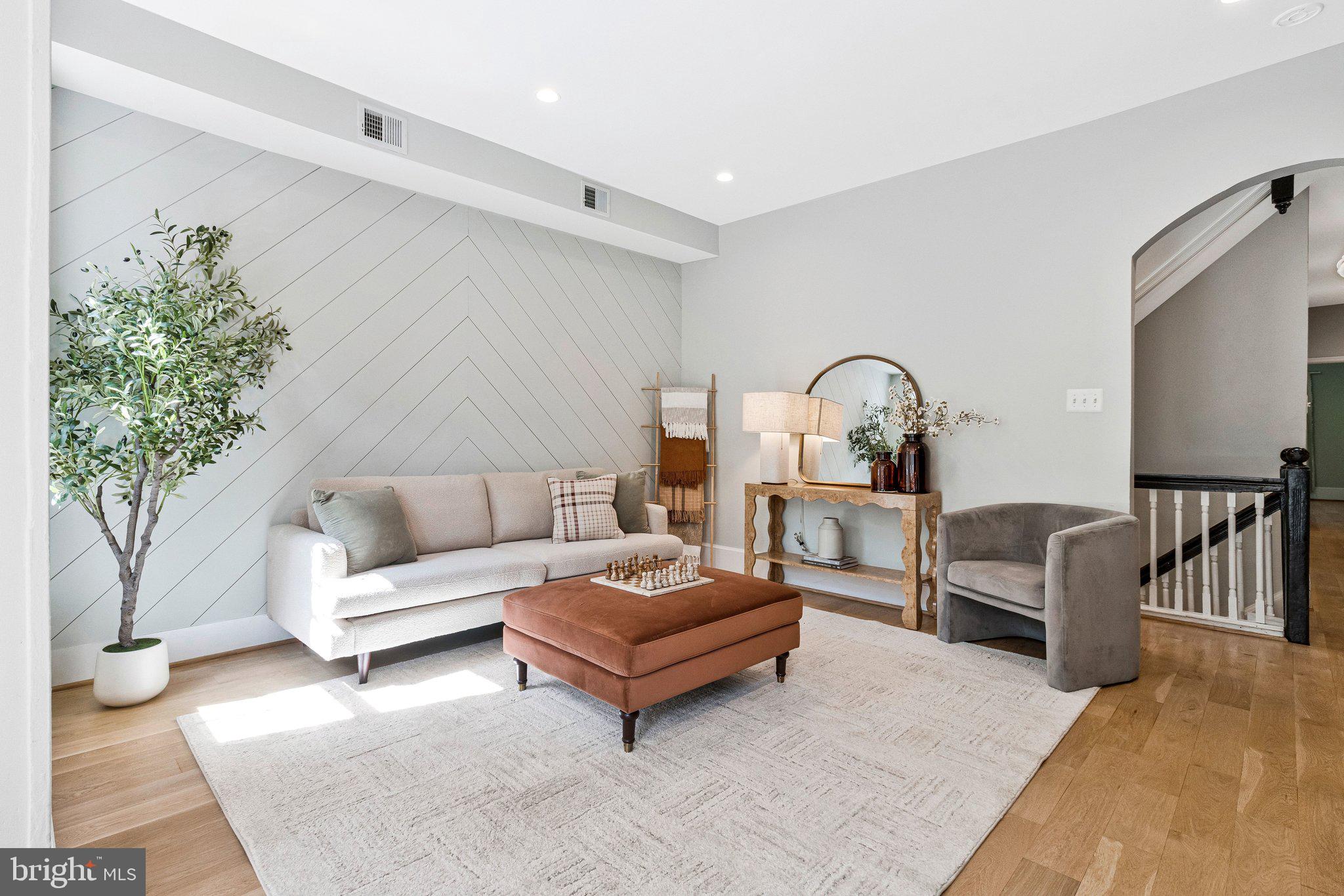 CAPITOL HILL - Residential