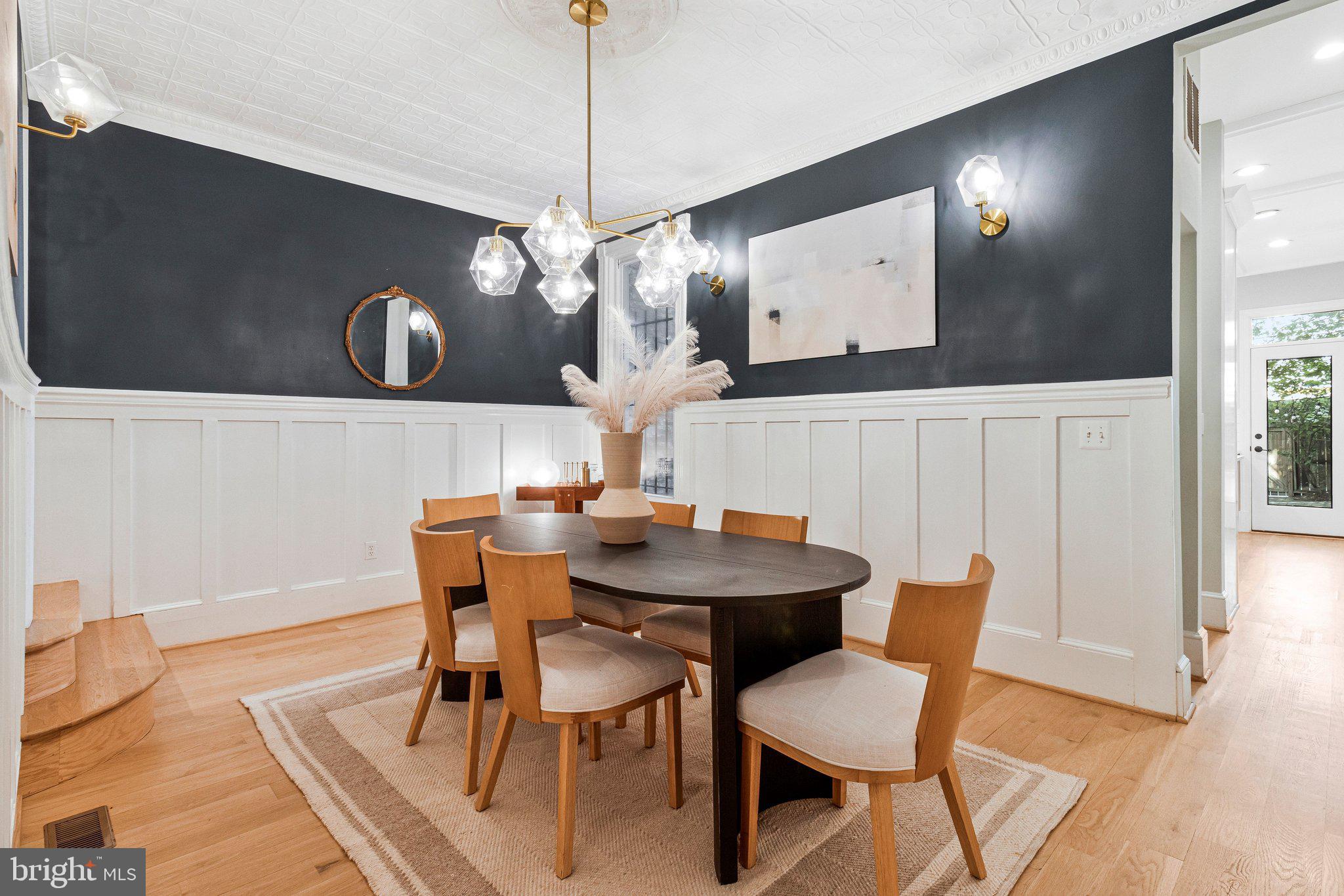 CAPITOL HILL - Residential