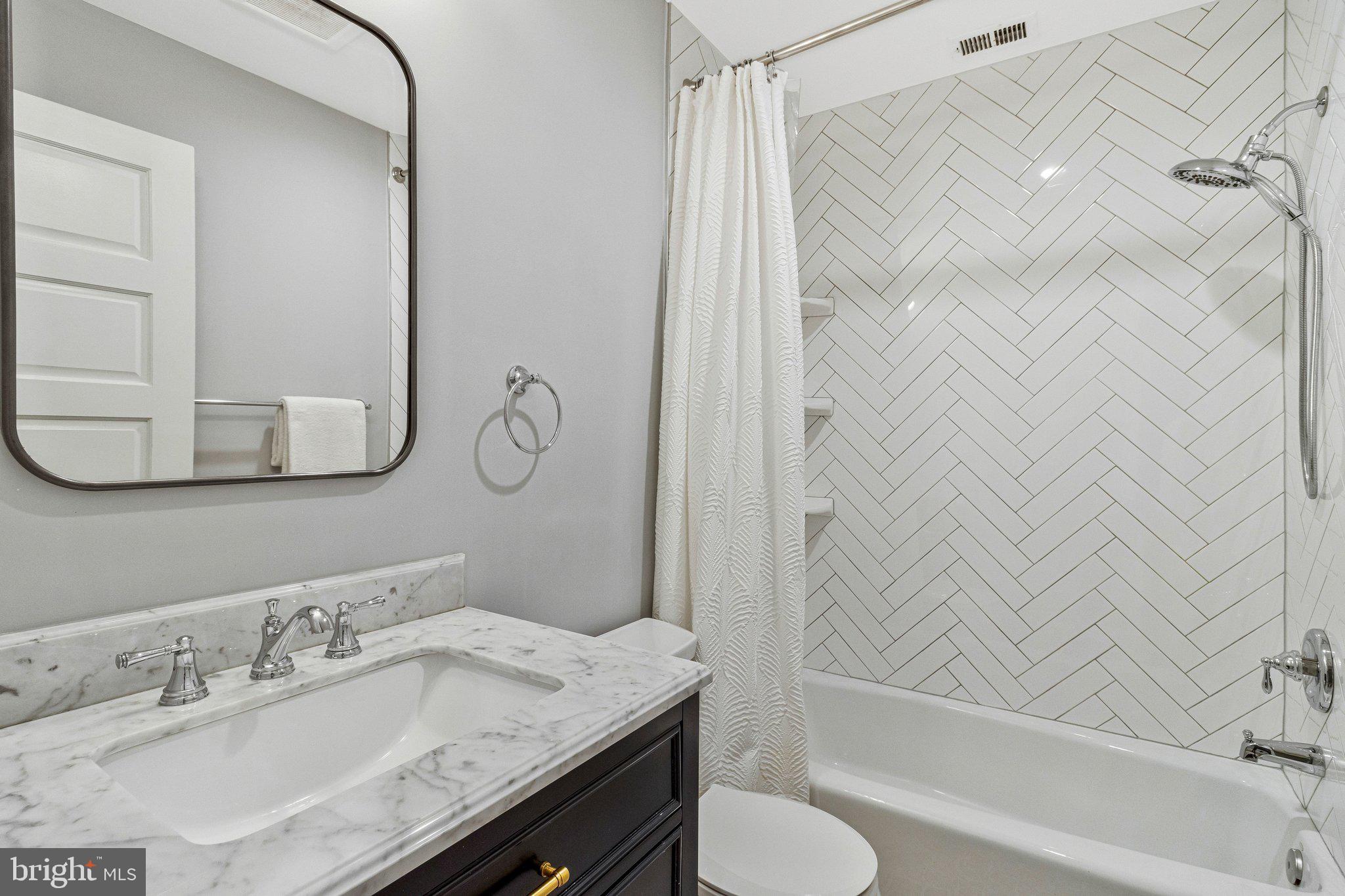 CAPITOL HILL - Residential