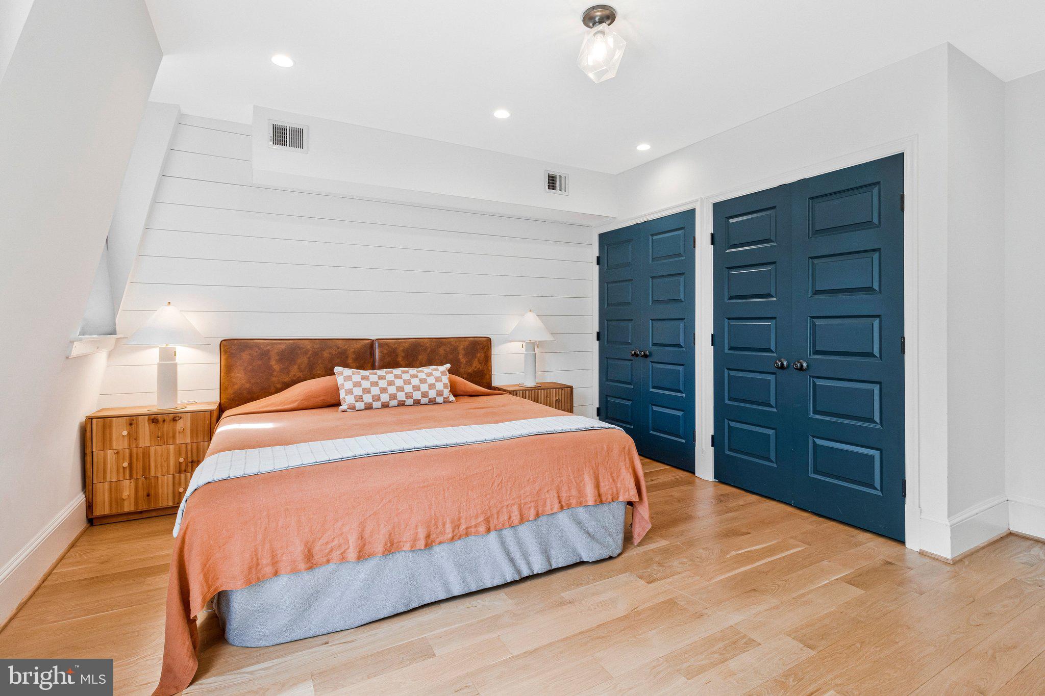 CAPITOL HILL - Residential