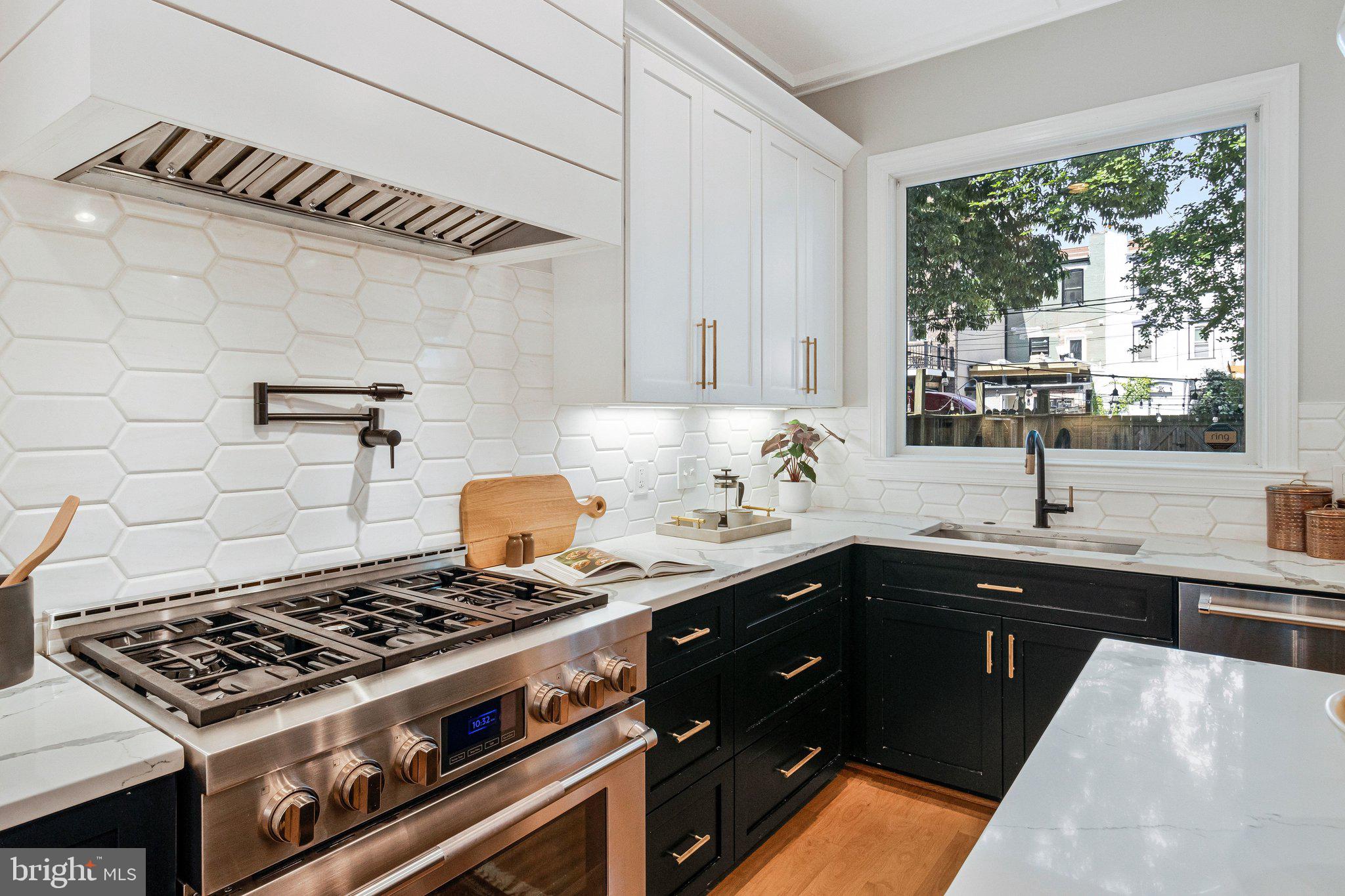 CAPITOL HILL - Residential