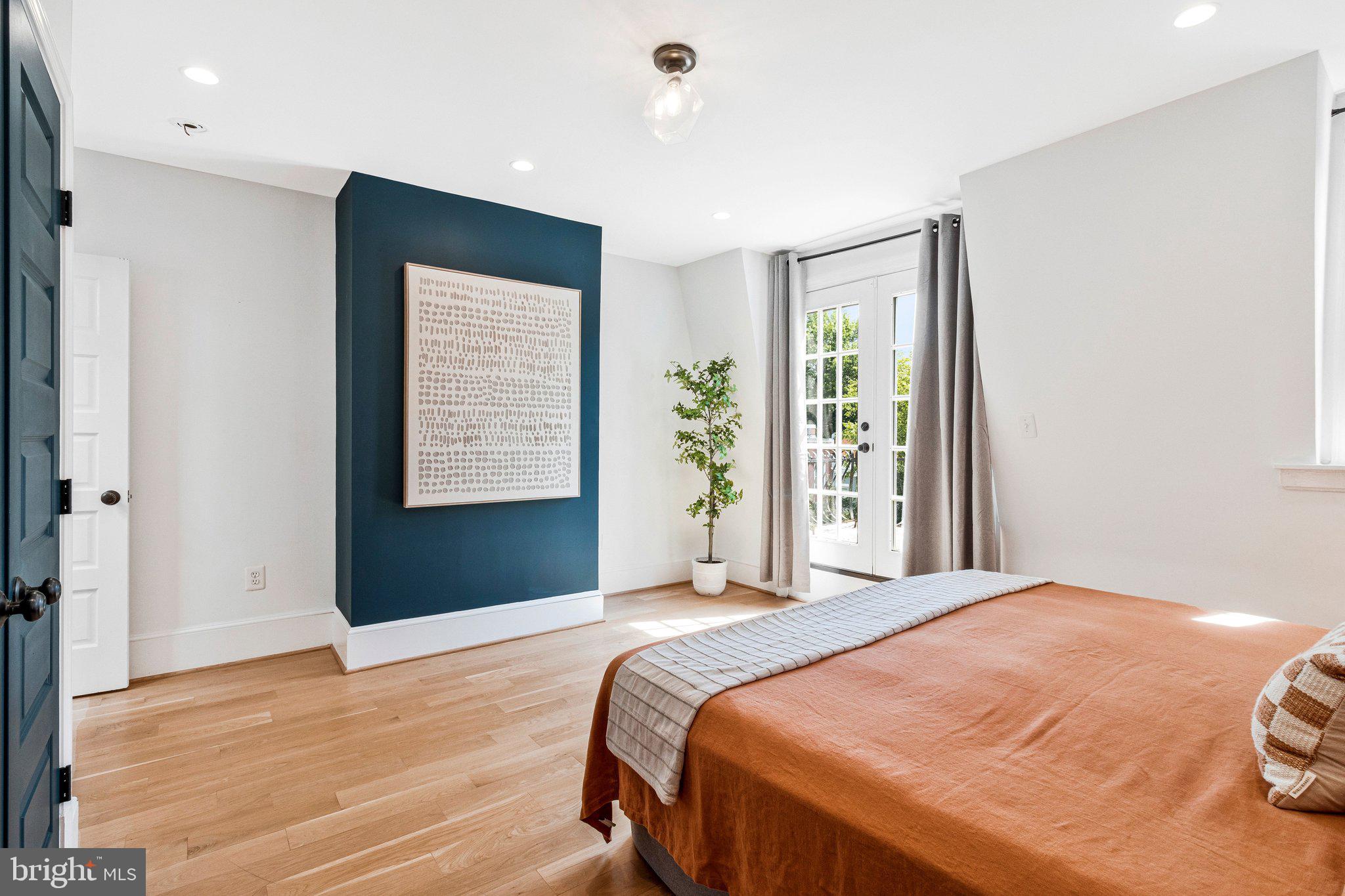 CAPITOL HILL - Residential