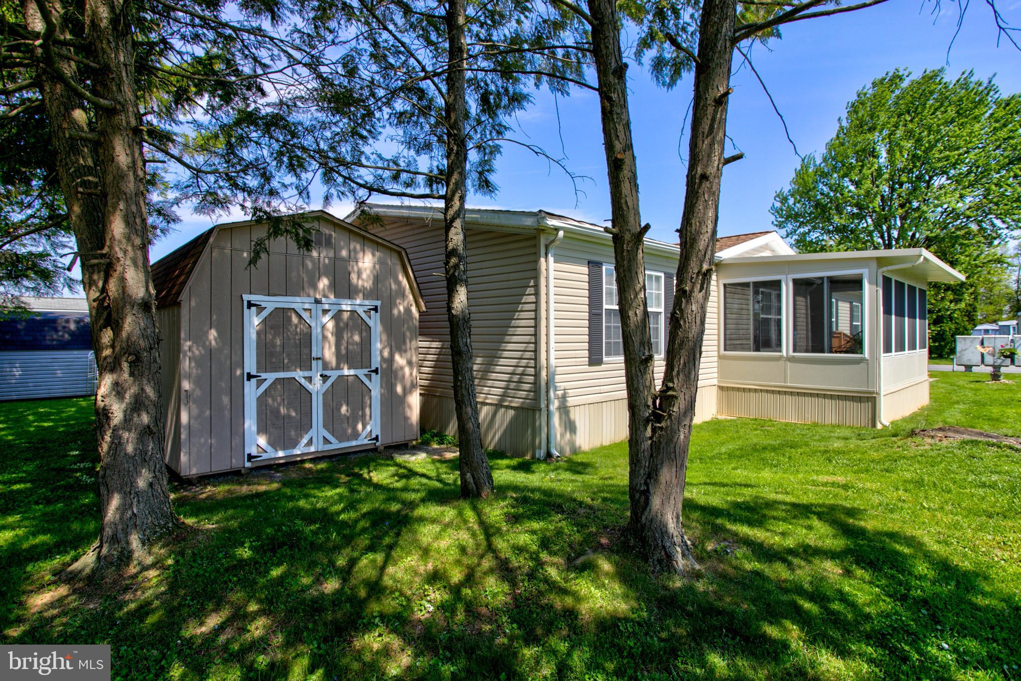 Move in ready! This home is ideally located just outside of Manheim and Lititz in a peaceful community. Lot rent is $469.