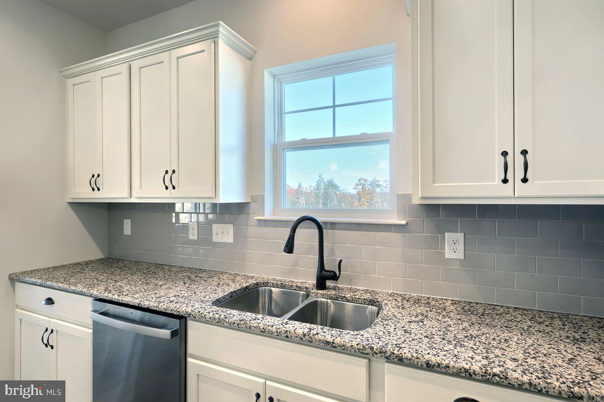 WOODLYNN PRESERVE - Residential