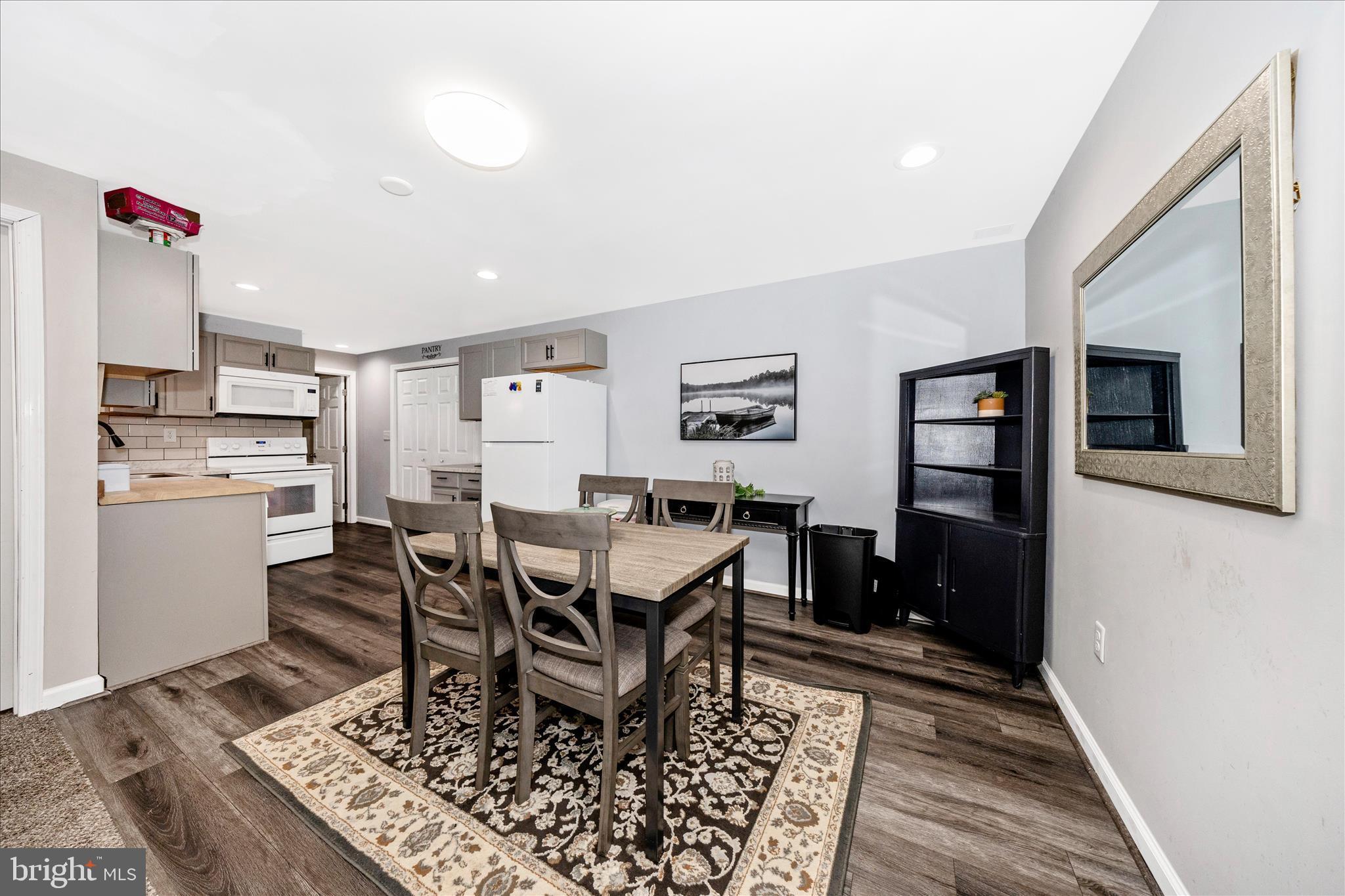 MEADOW BROOK - Residential