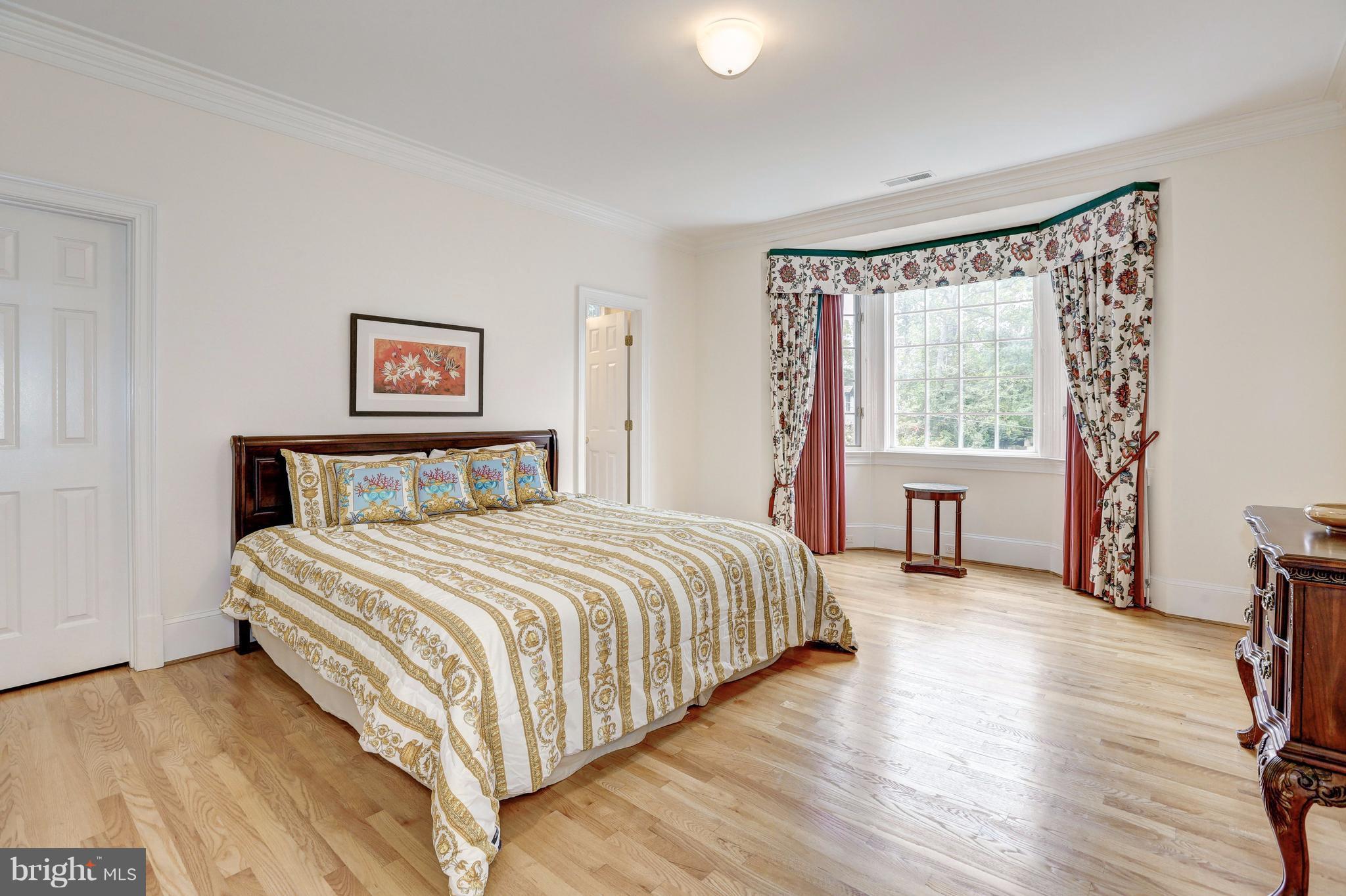 POTOMAC OUTSIDE - Residential