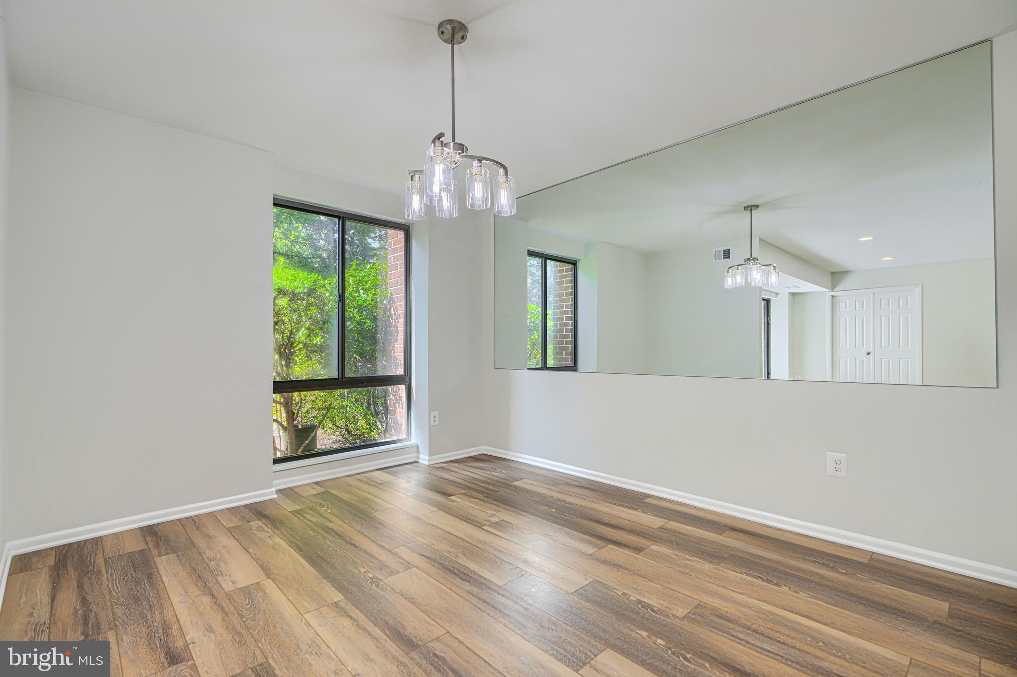 SUBURBAN OAKS - Residential