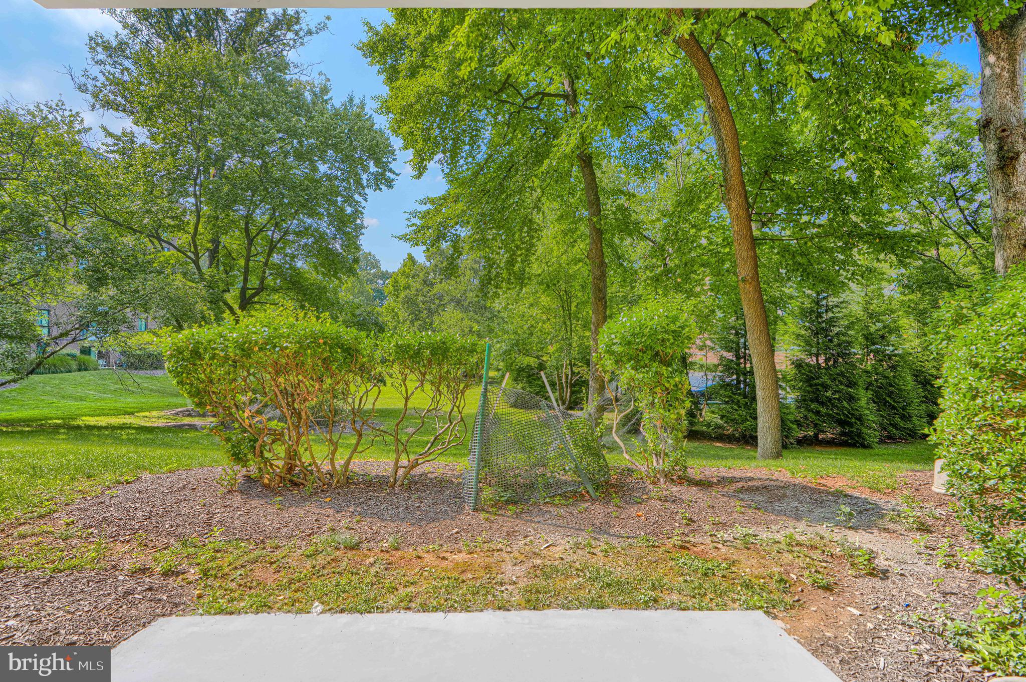 SUBURBAN OAKS - Residential