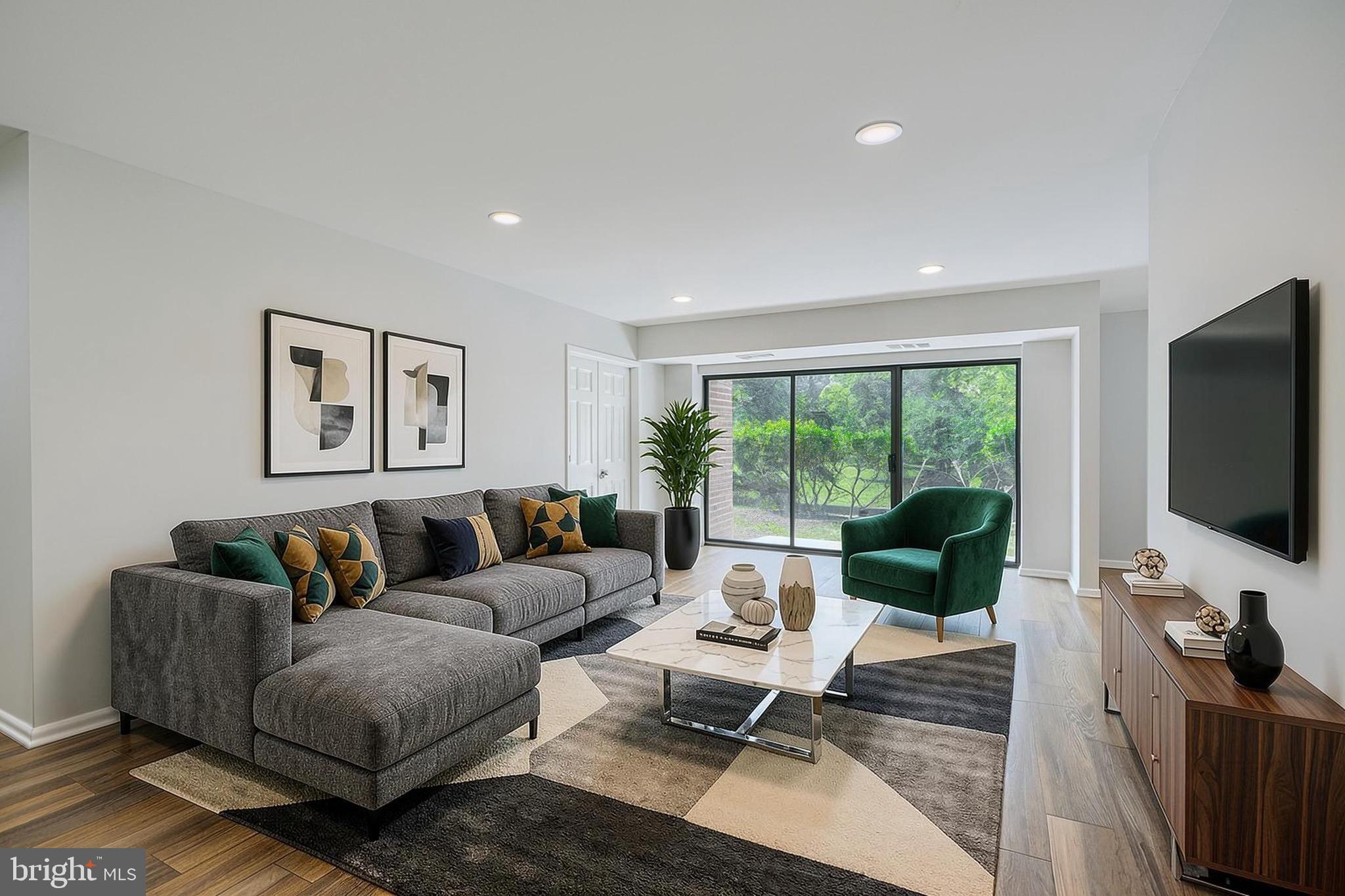 SUBURBAN OAKS - Residential