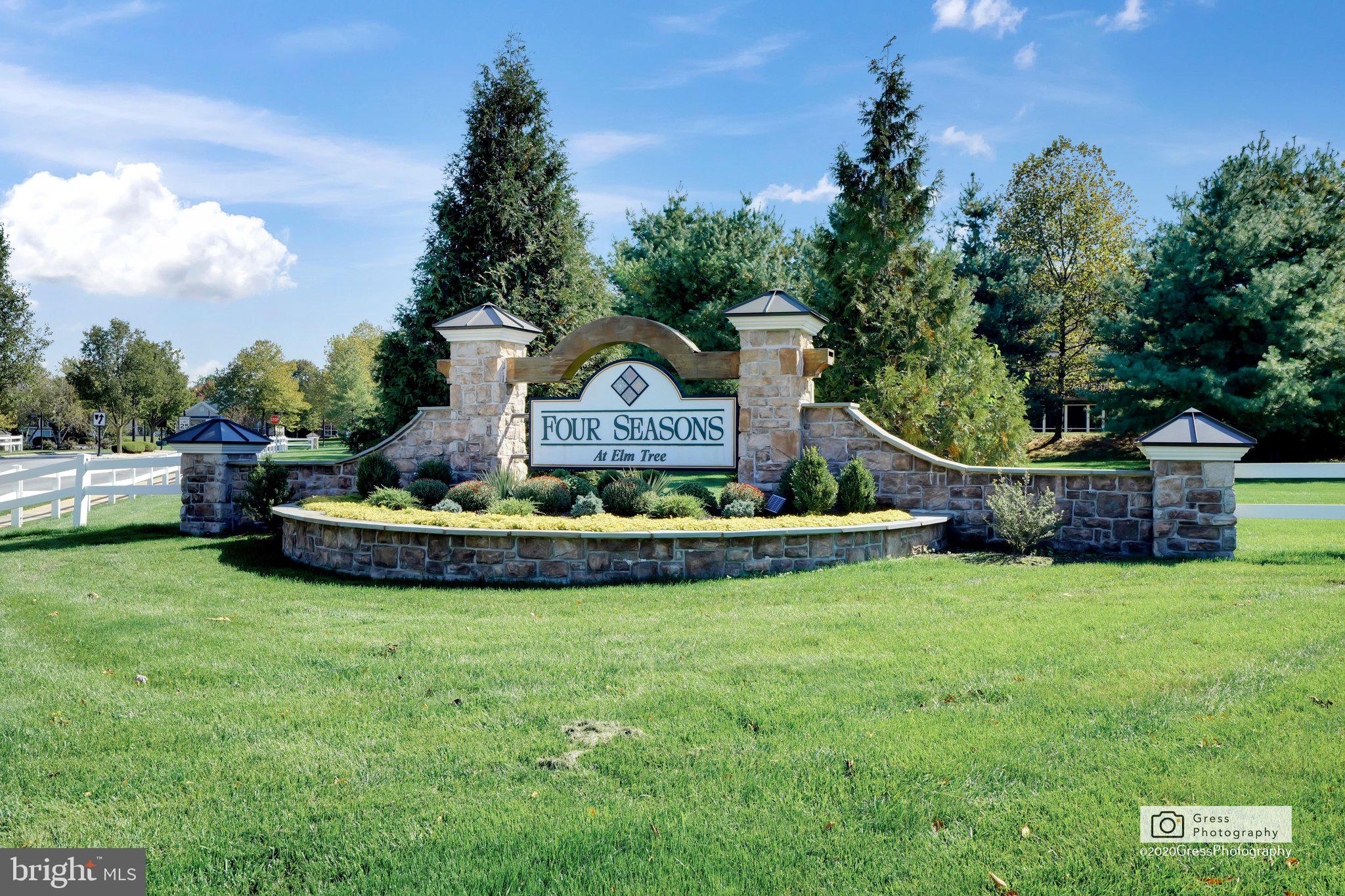 FOUR SEASONS AT RAPHO - Residential