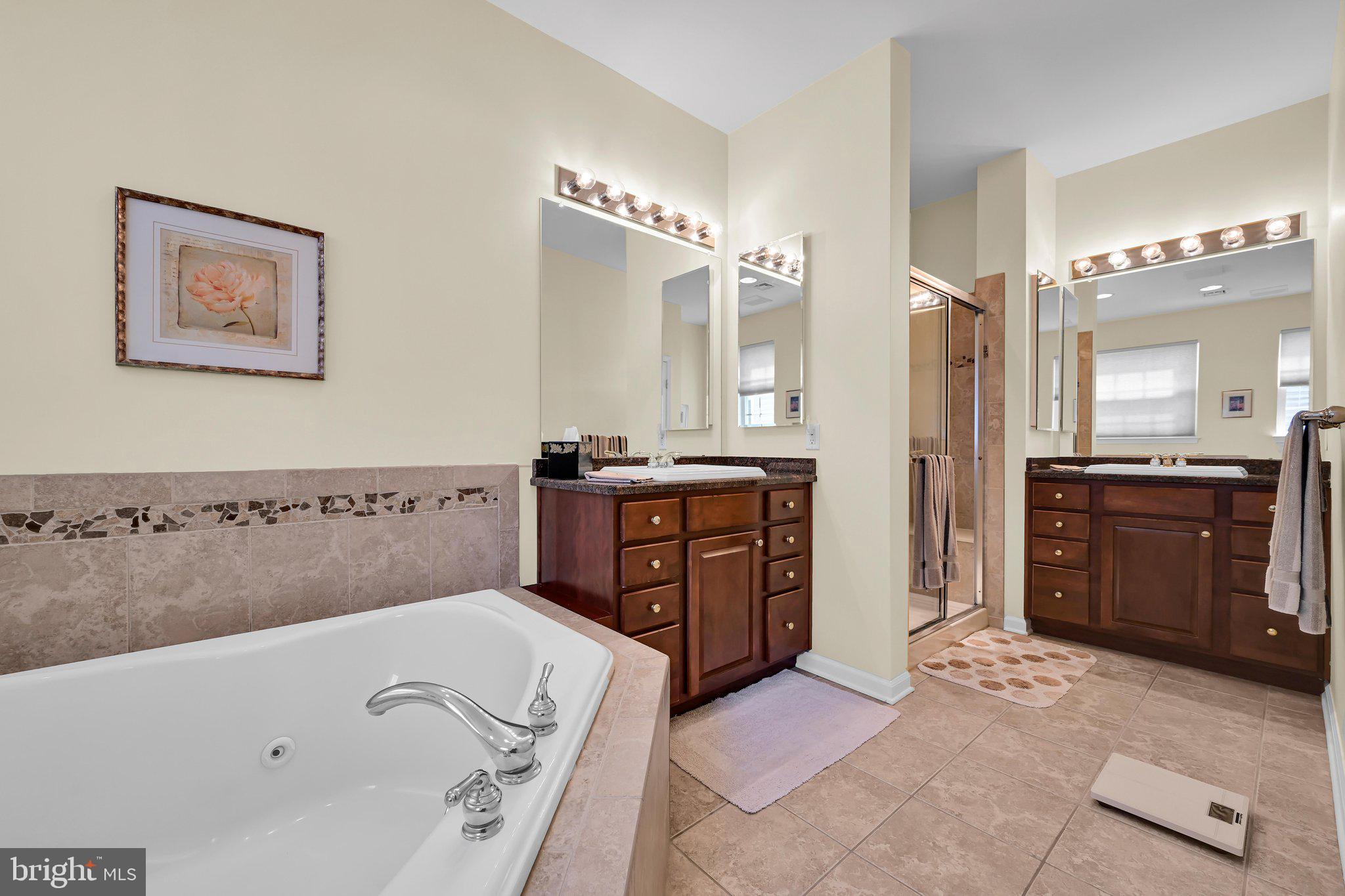 FOUR SEASONS AT RAPHO - Residential