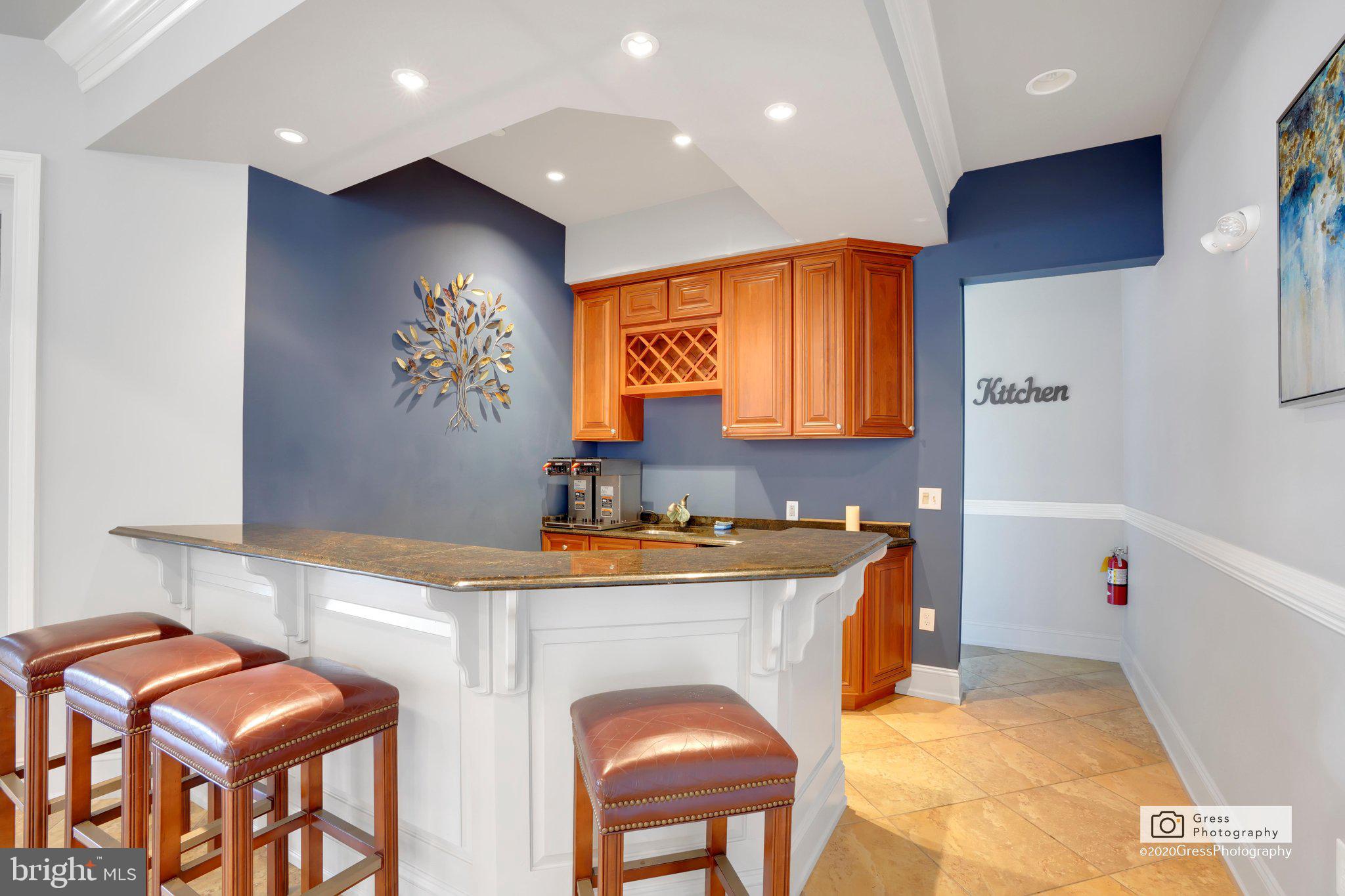 FOUR SEASONS AT RAPHO - Residential