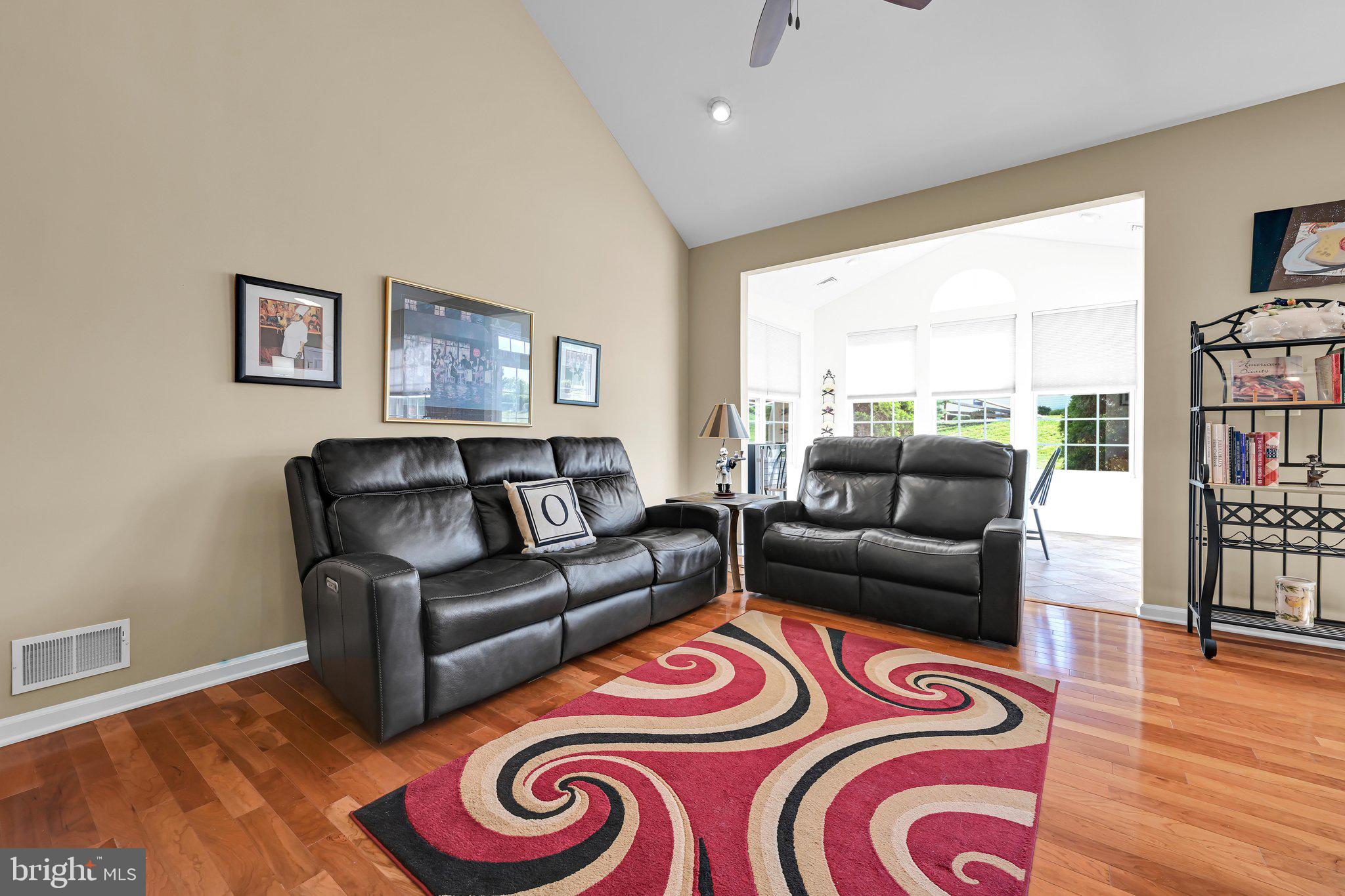 FOUR SEASONS AT RAPHO - Residential