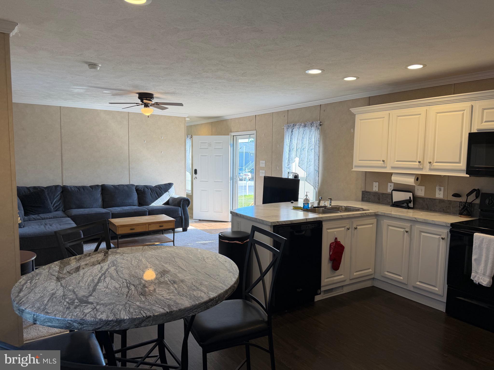 MARINERS COVE - Residential