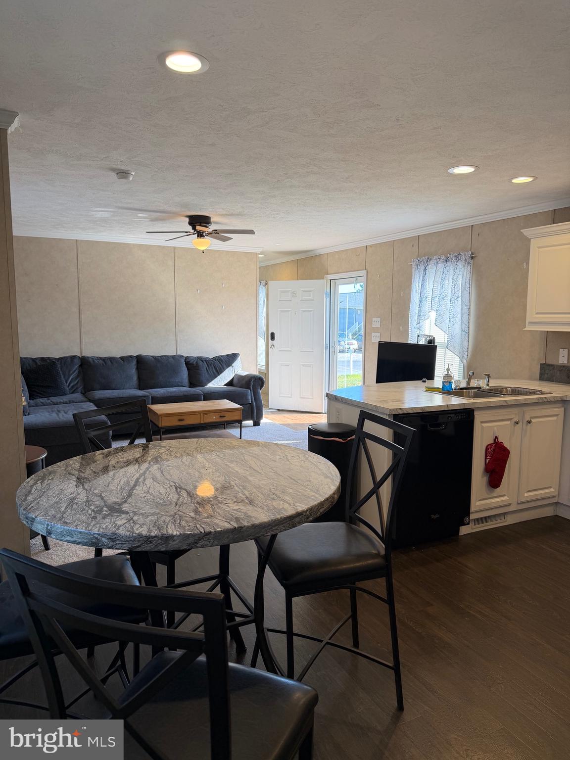 MARINERS COVE - Residential
